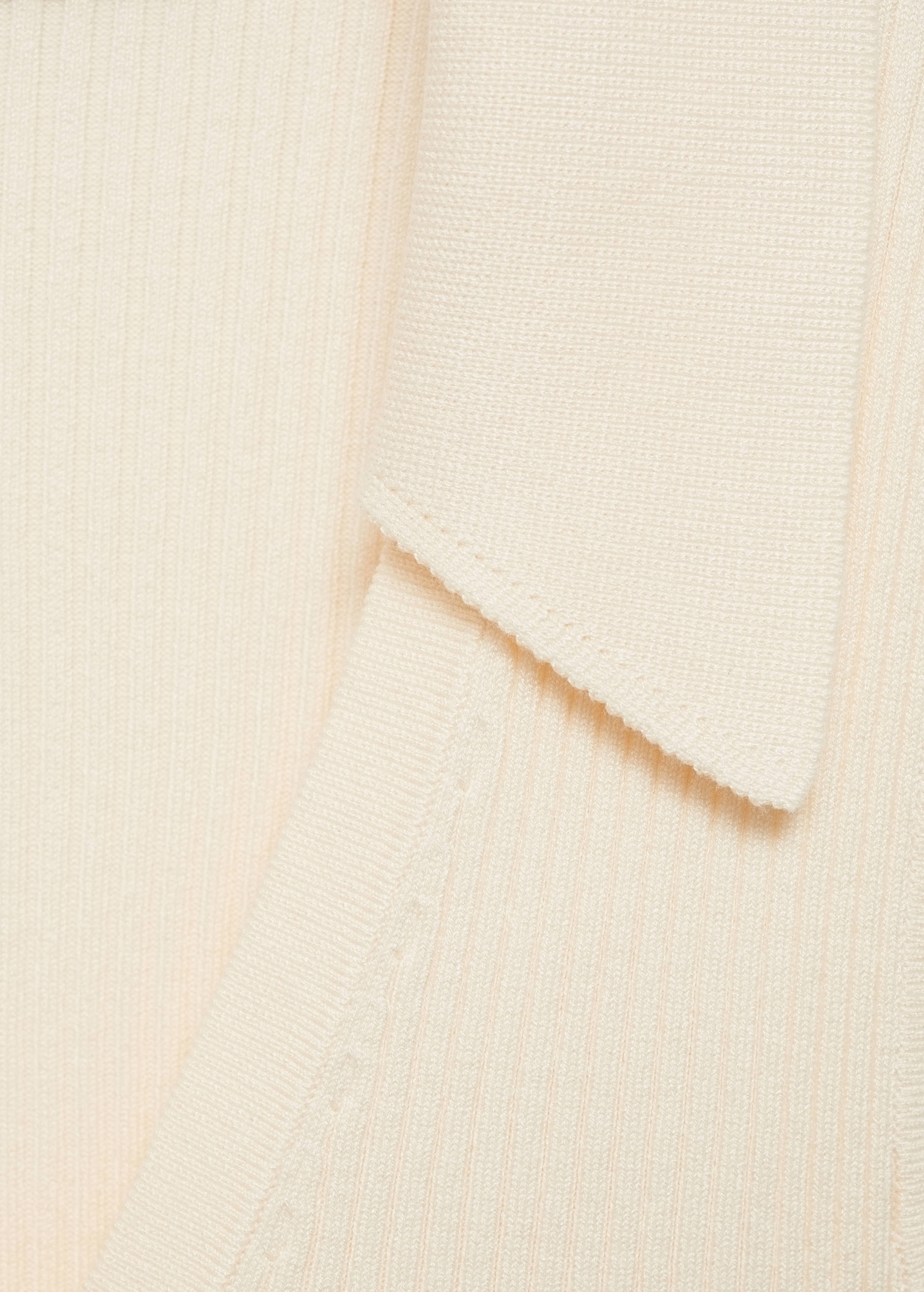 Buttoned knit top - Details of the article 8