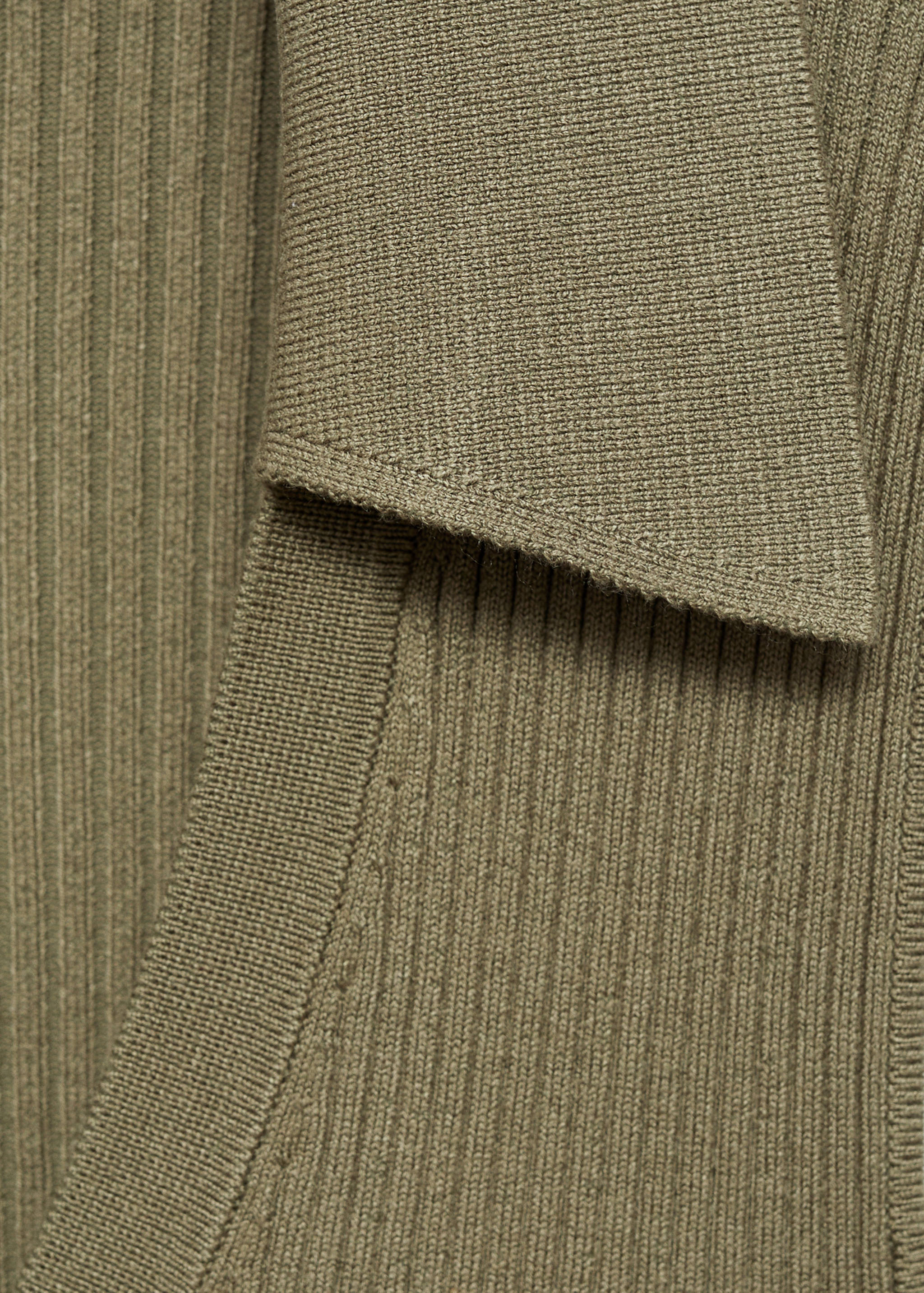Buttoned knit top - Details of the article 0