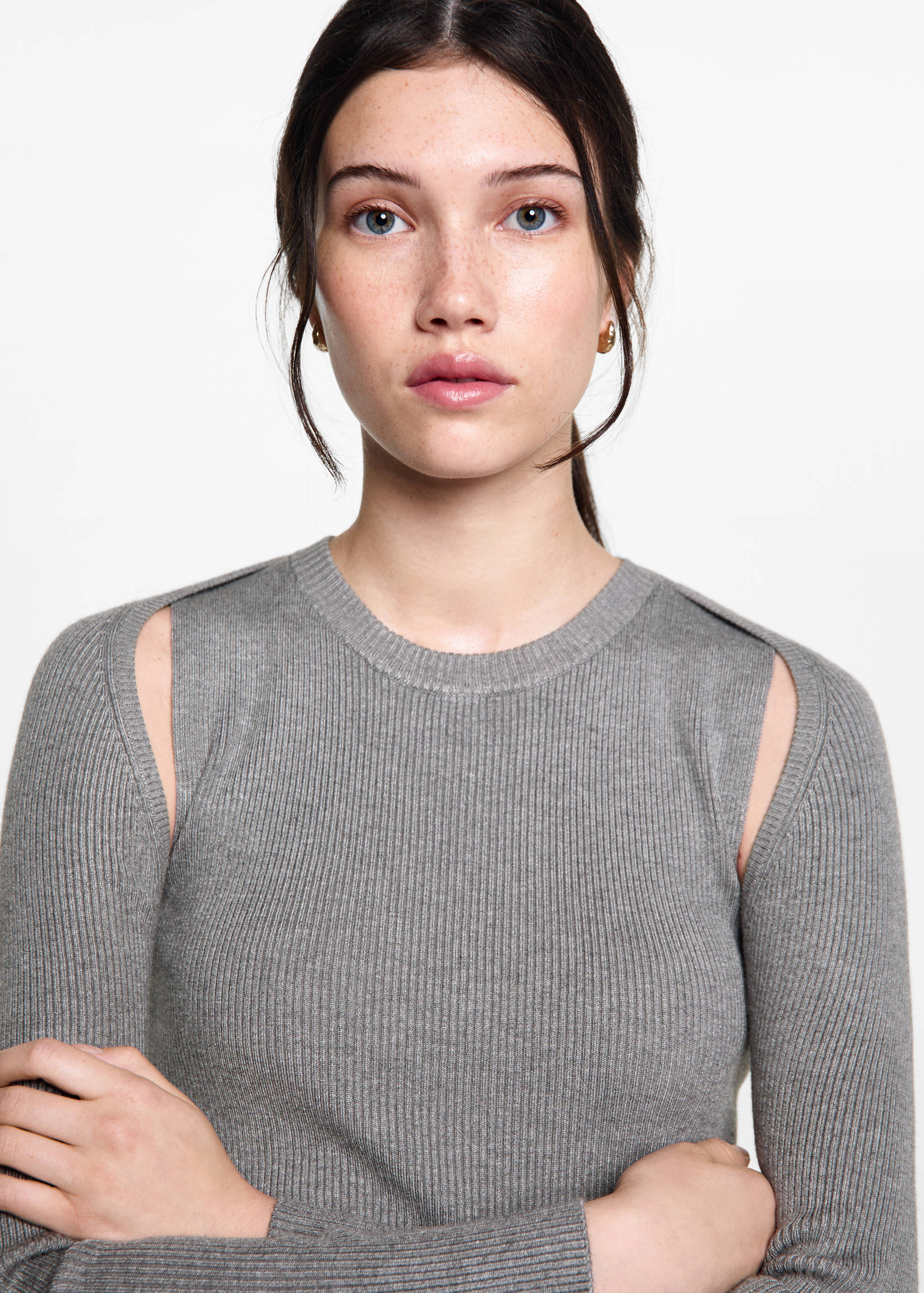 Ribbed sweater with sleeves - Details of the article 1