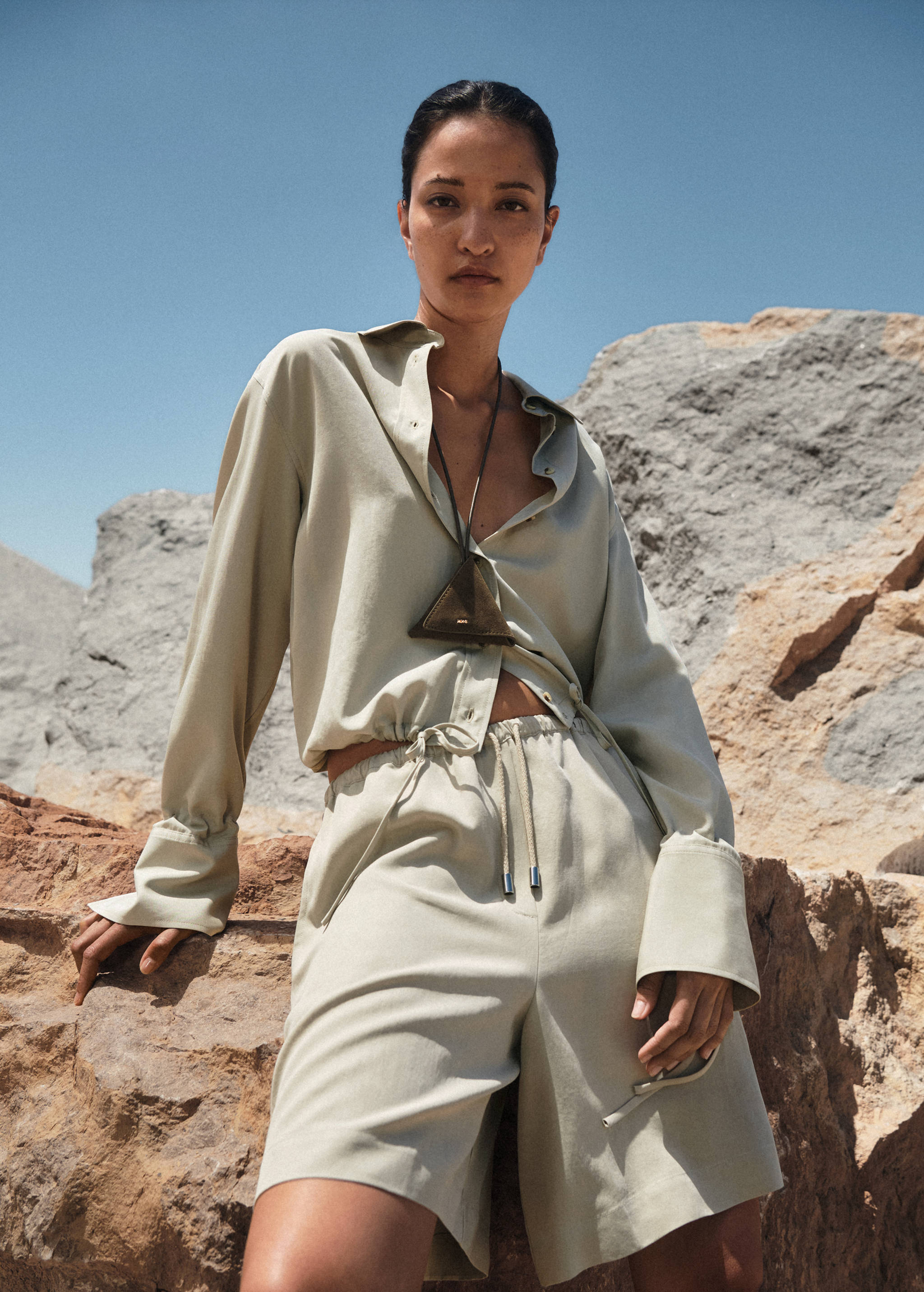 Wide leg lyocell bermuda shorts - Details of the article 7