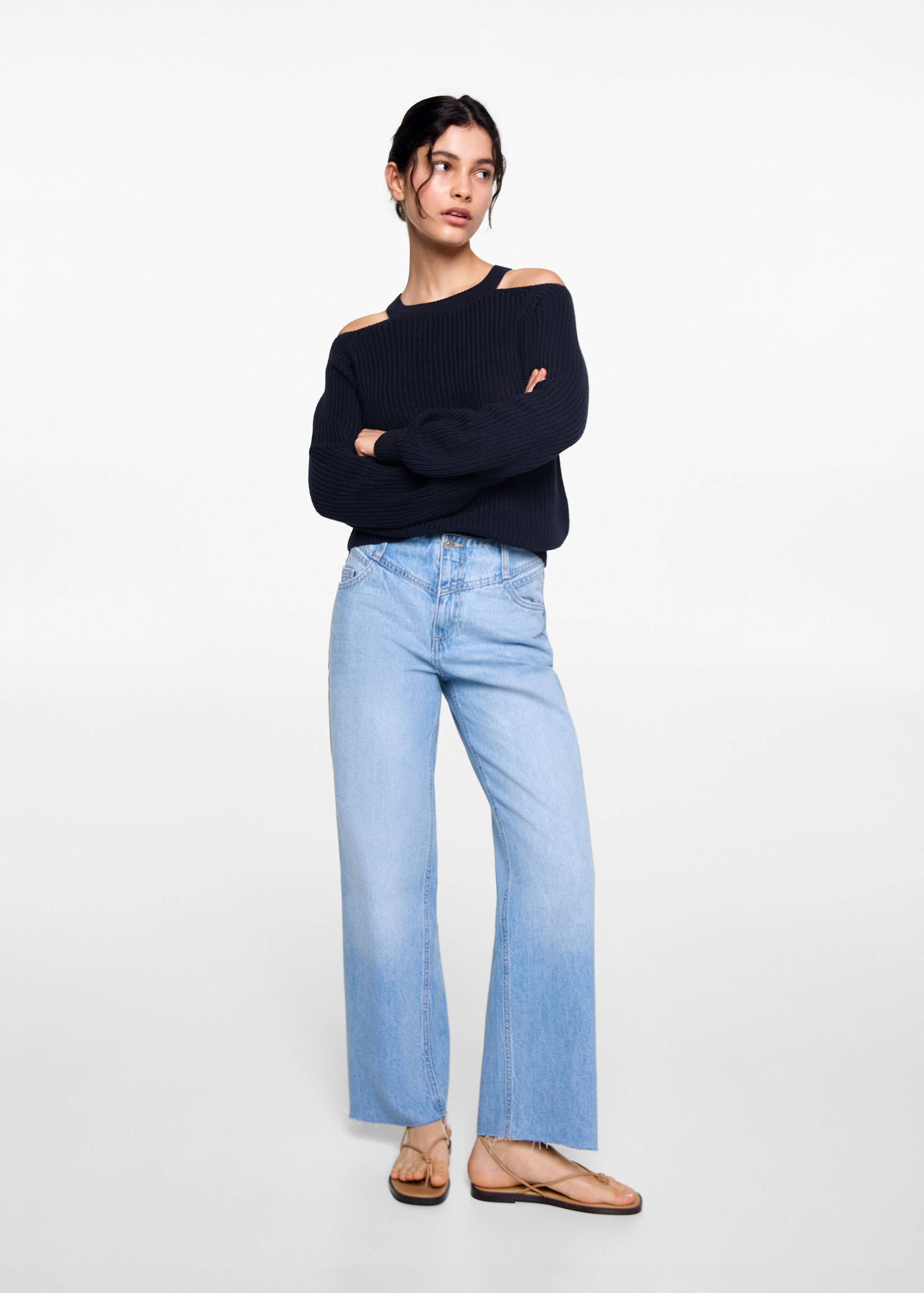 Sweater with shoulder opening - General plane