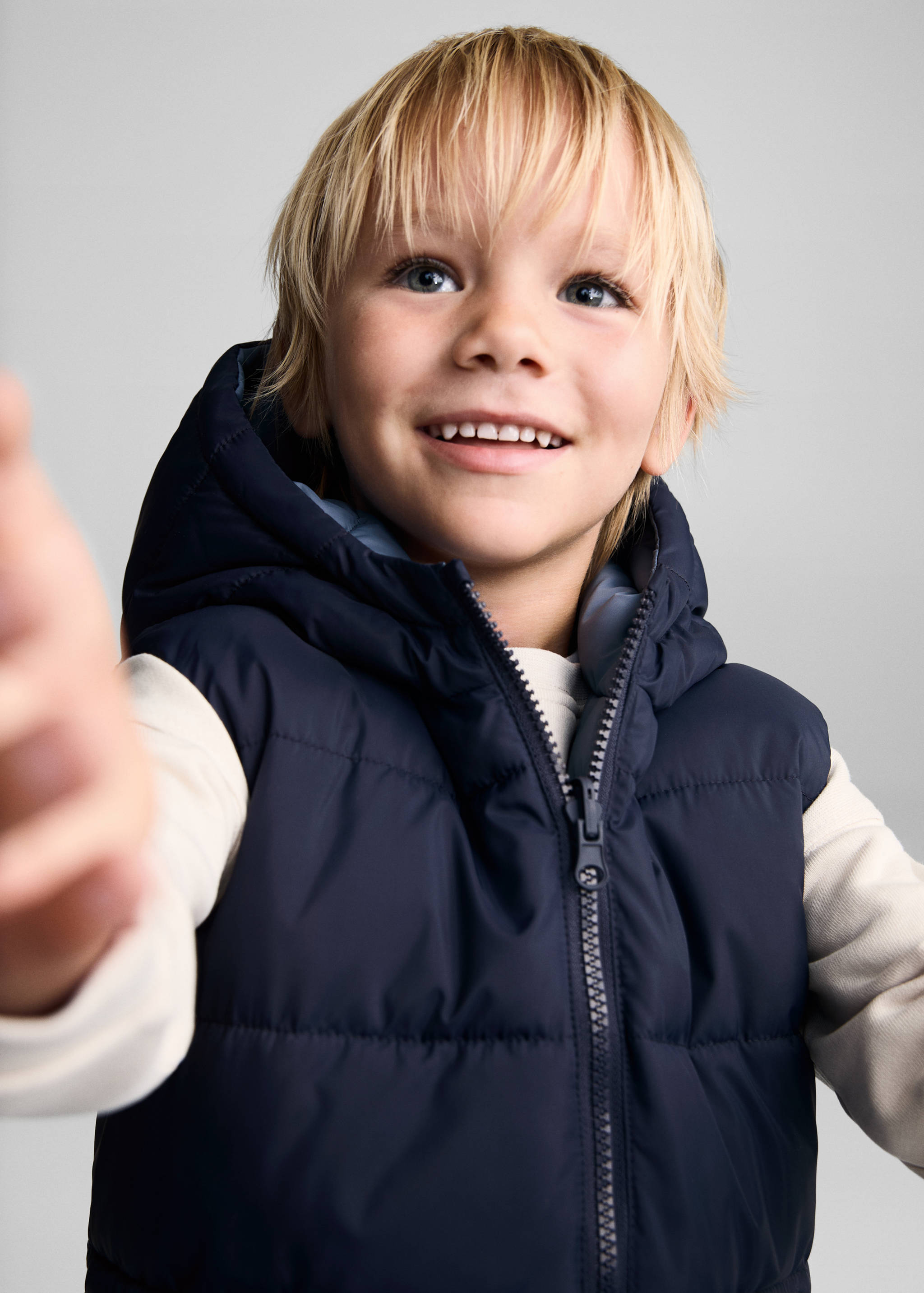 Reversible quilted gilet - Details of the article 1