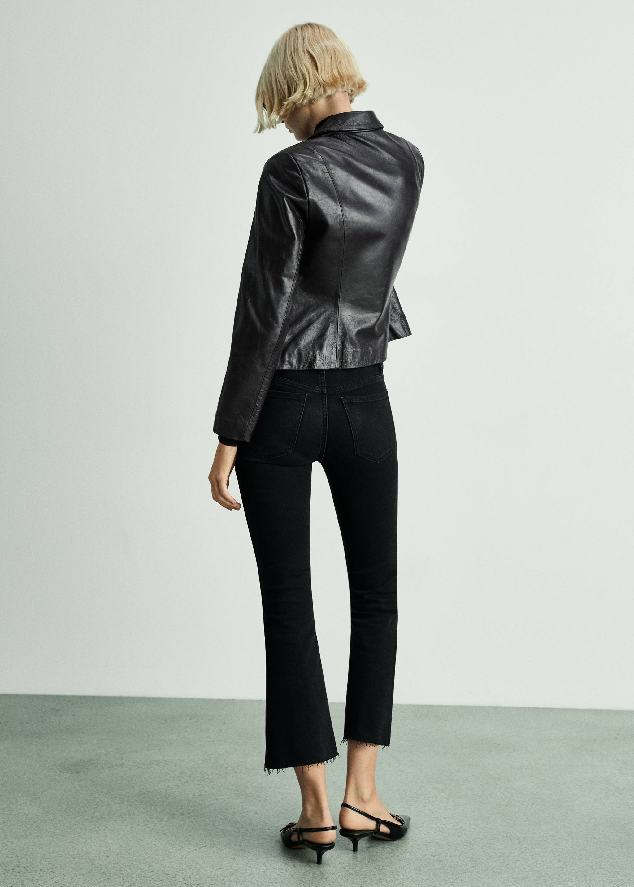 Sienna flared cropped jeans - Reverse of the article