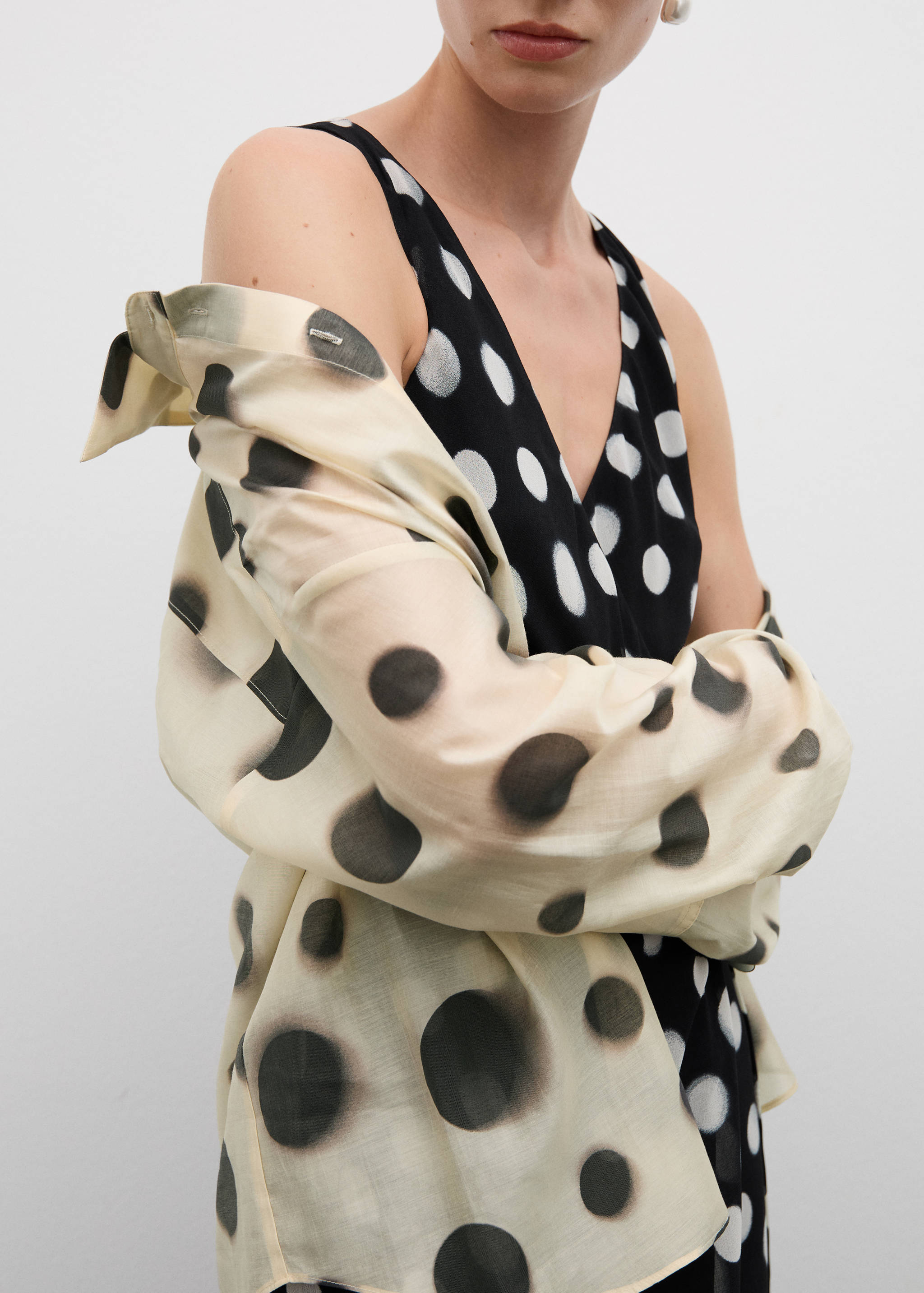 Cross dress with polka-dots - Details of the article 6