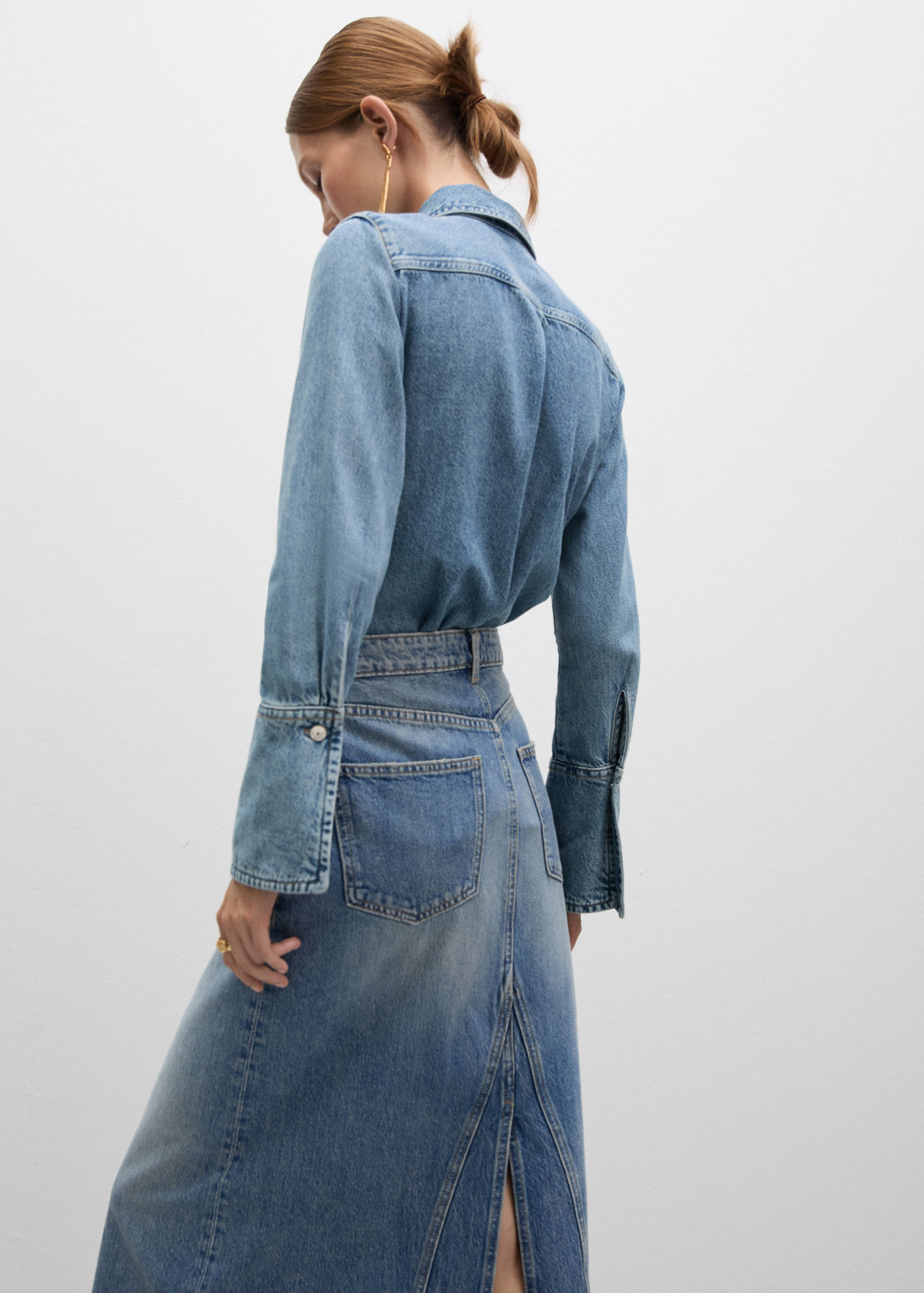 Denim shirt with seams - Reverse of the article