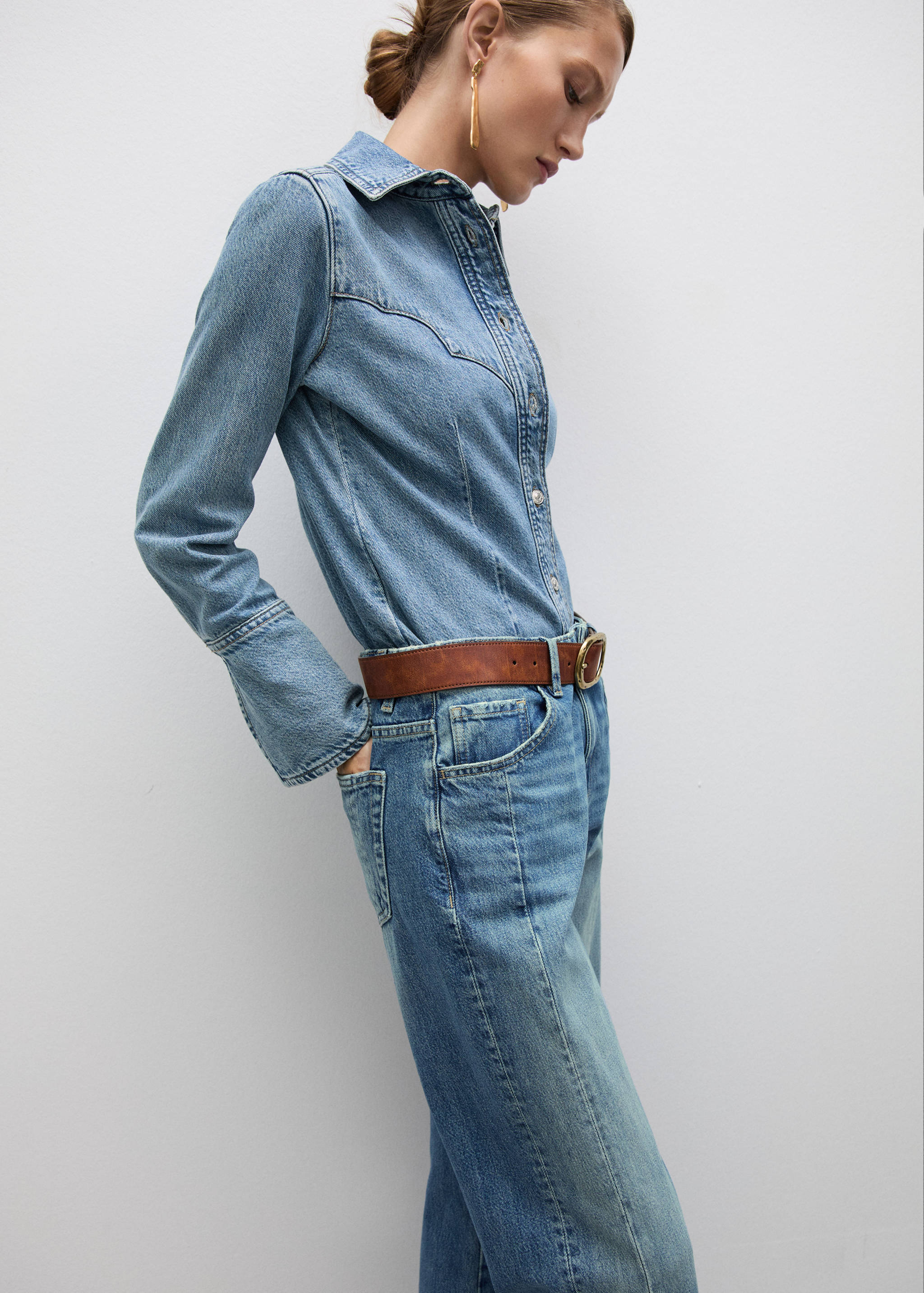 Denim shirt with seams - Details of the article 2