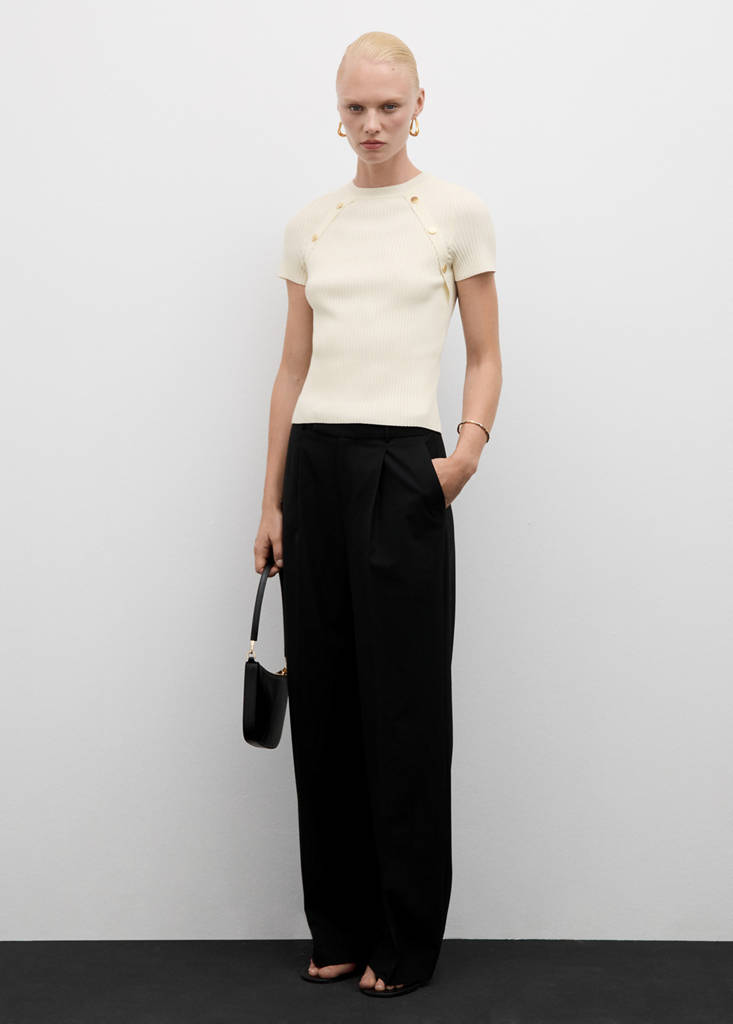 Short-sleeved ribbed sweater with buttons — Ecru