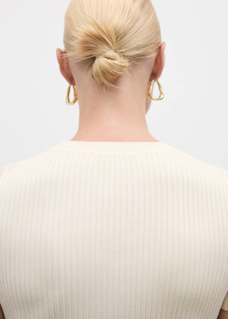 Short-sleeved ribbed sweater with buttons — Ecru