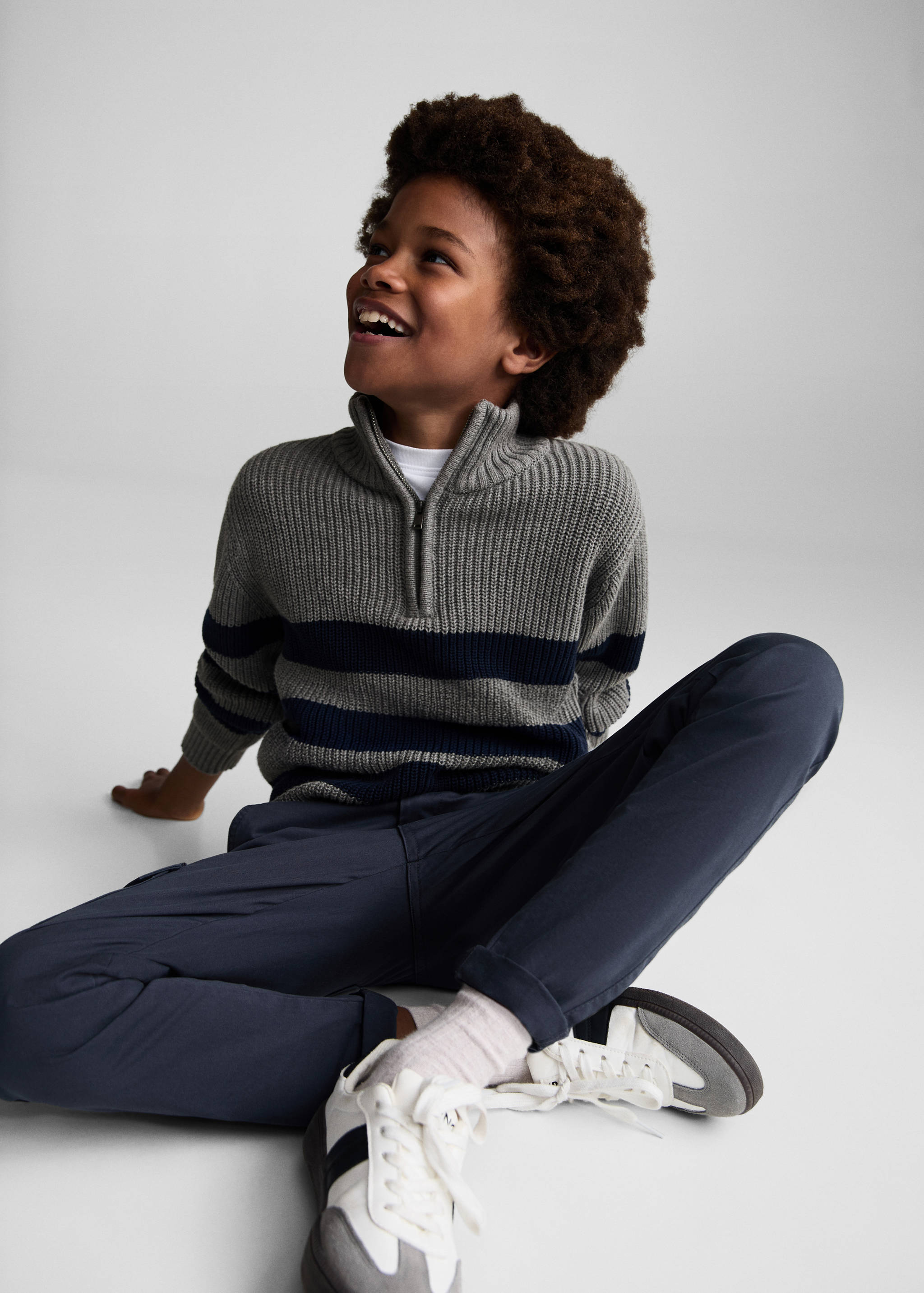 Straight-fit cargo pants - Details of the article 1