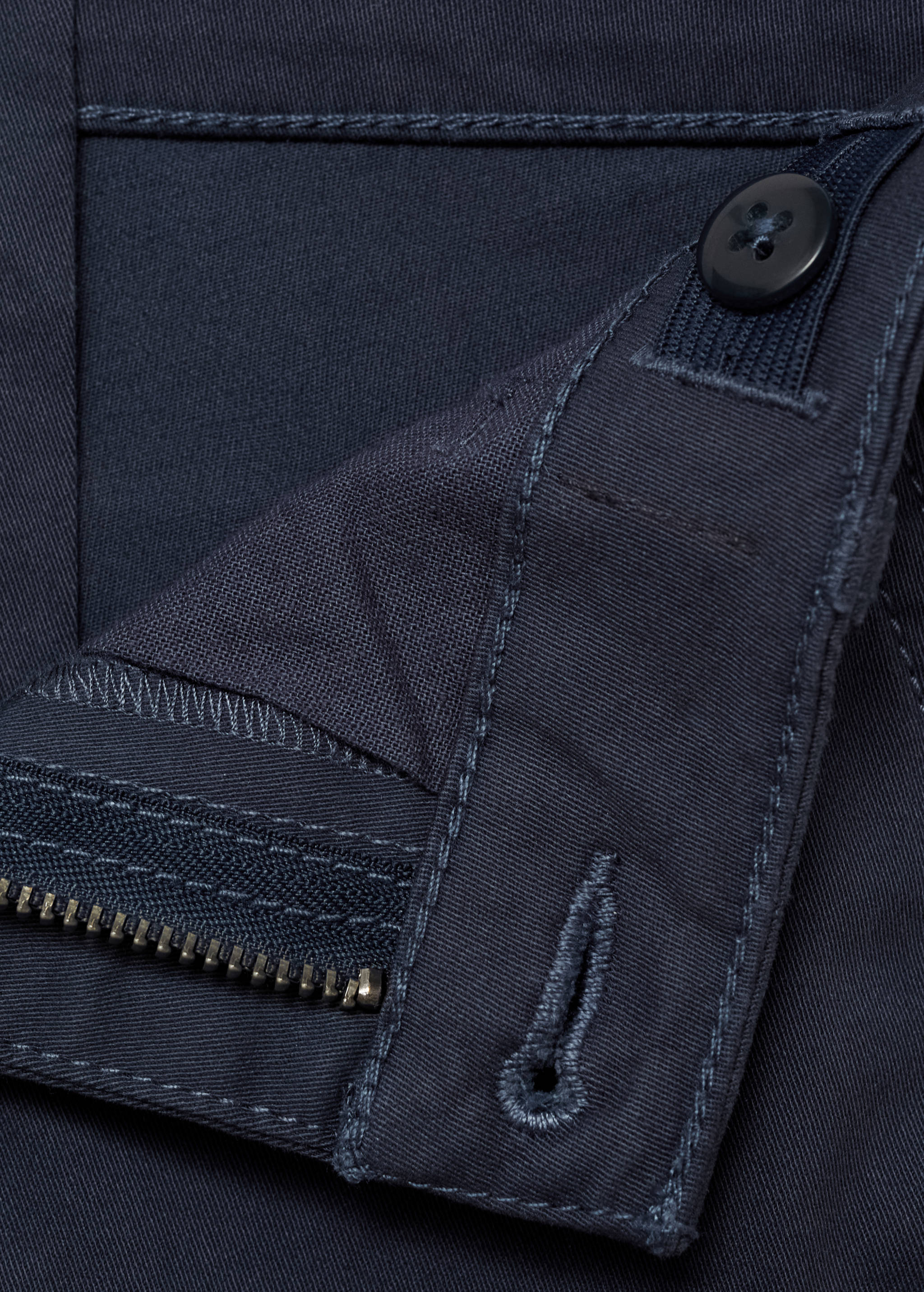 Straight-fit cargo pants - Details of the article 0
