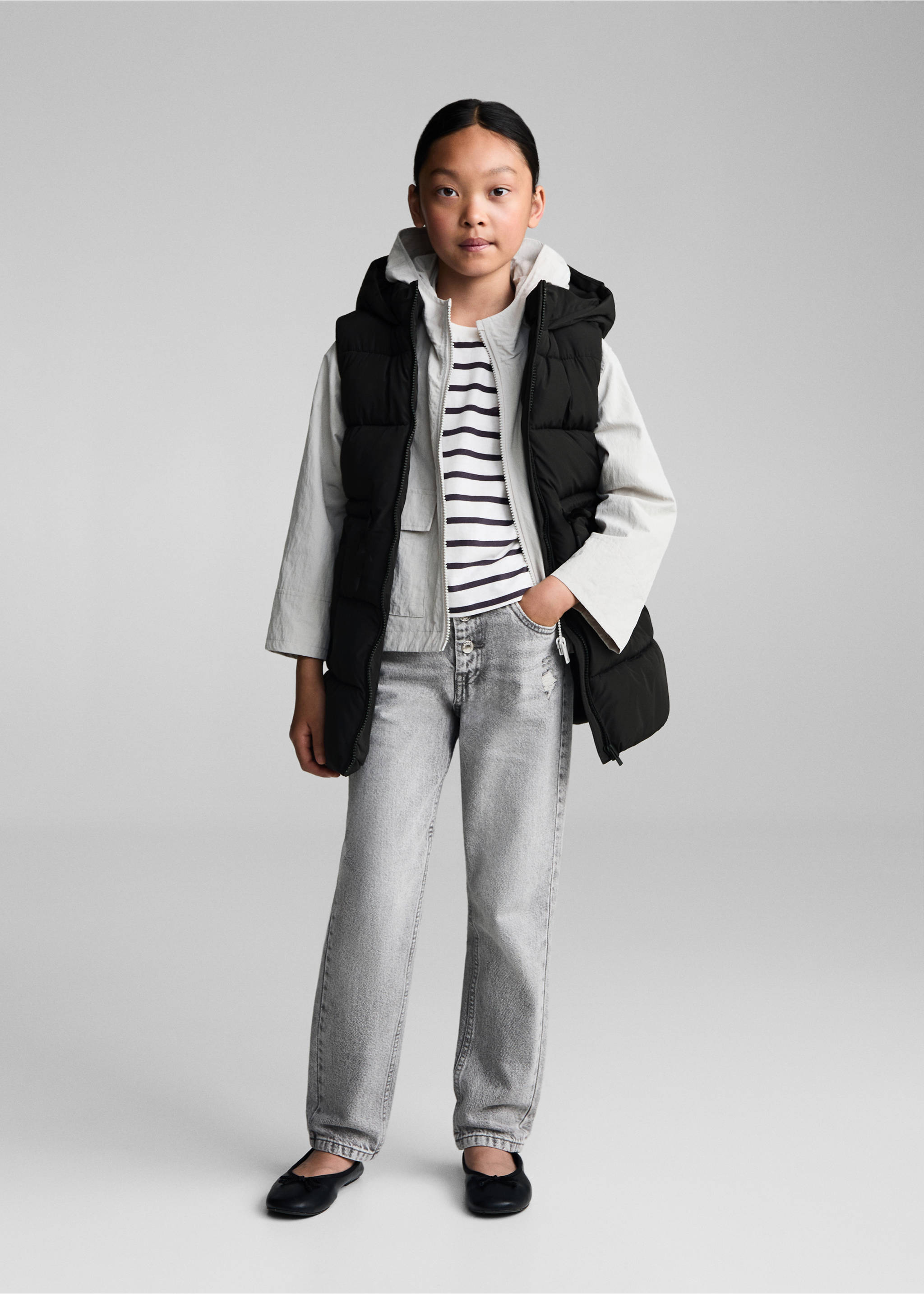 Gilet matelassé long - Plan général, Noir. Ref: 77024438-00.