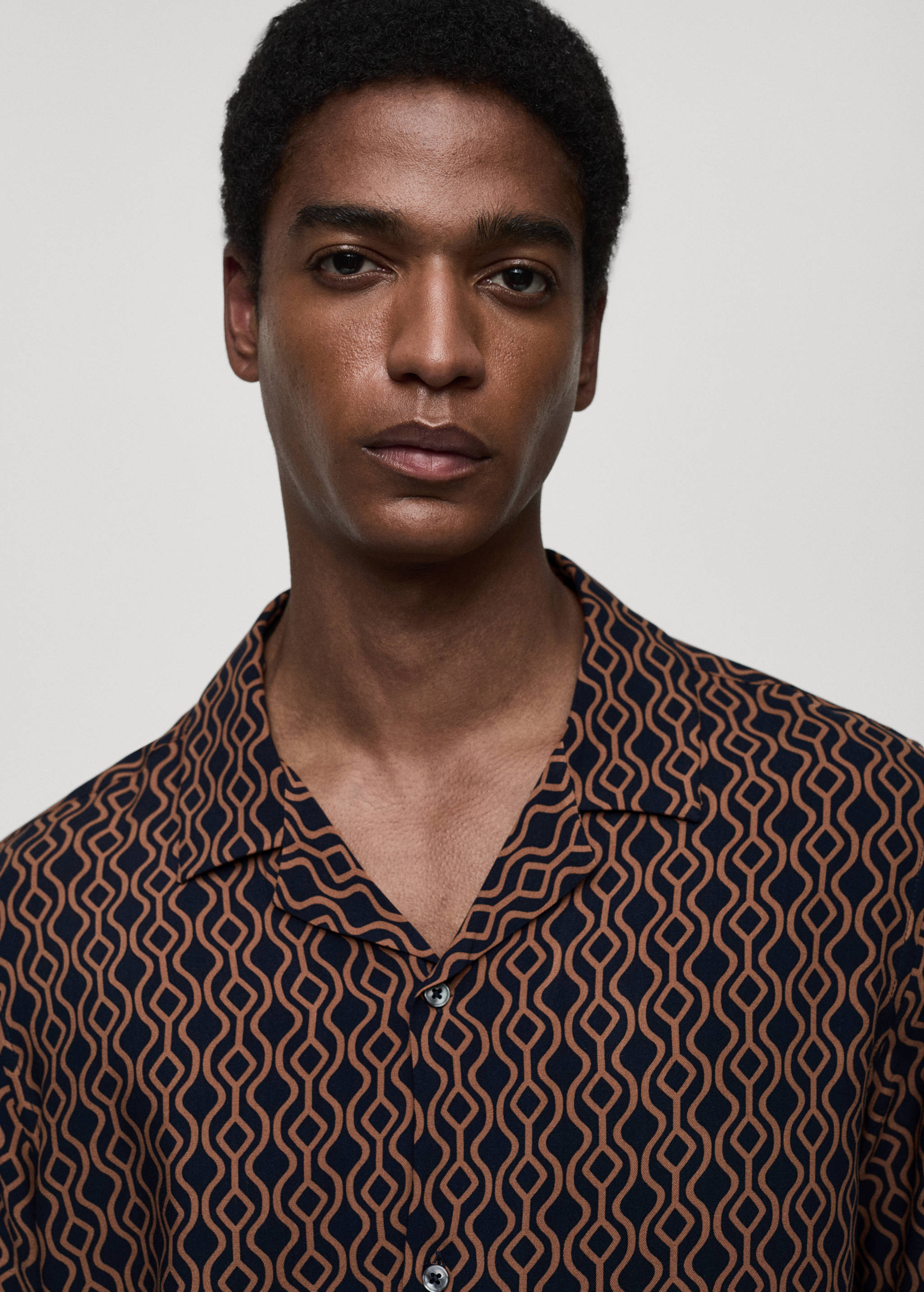 Printed fluid regular-fit shirt - Details of the article 1
