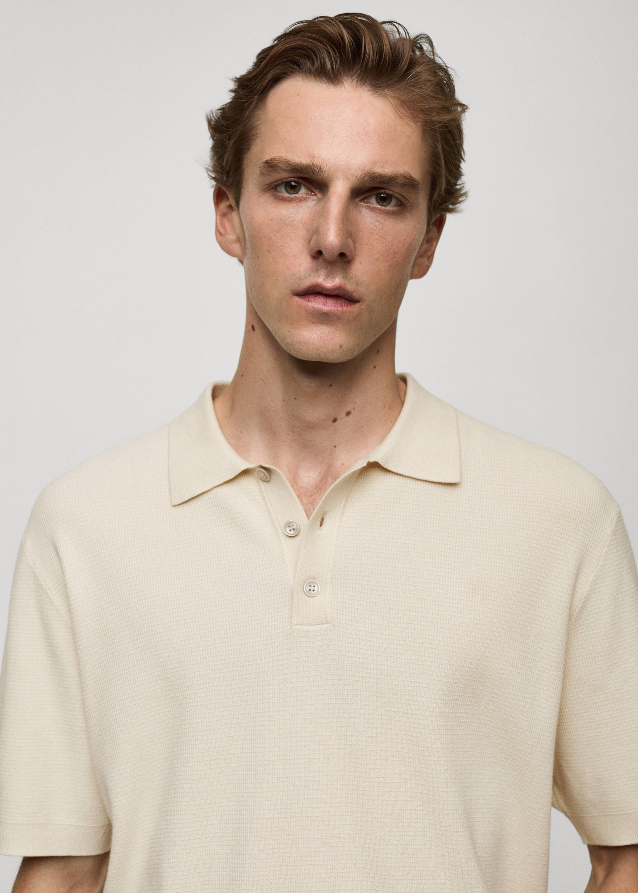 Structured fine-knit polo shirt - Details of the article 1
