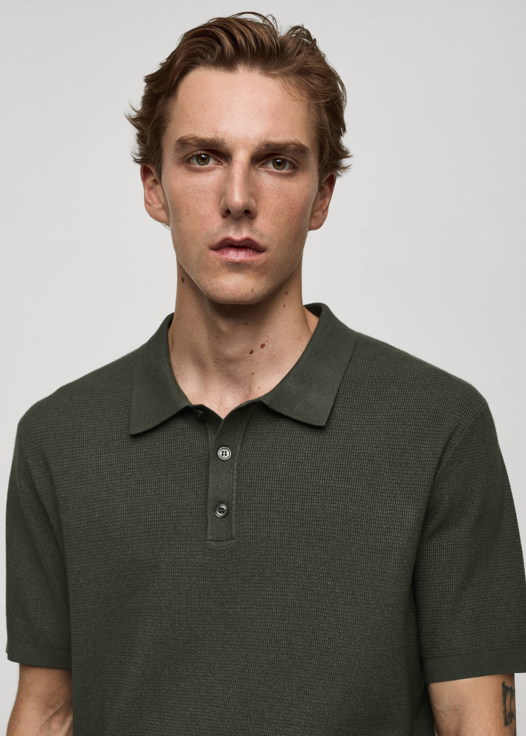 Structured fine-knit polo shirt - Details of the article 1