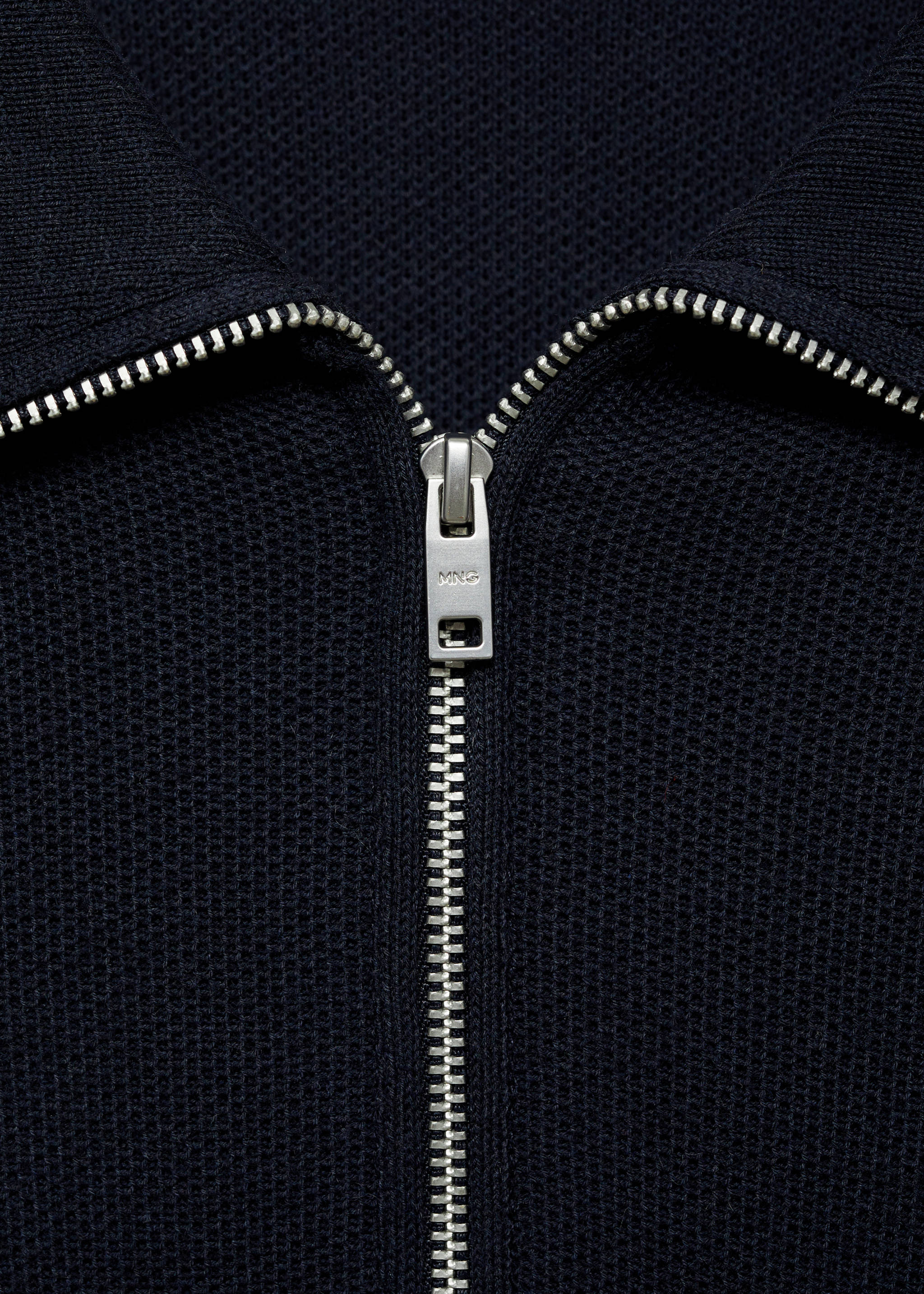 Pull-over structuré col polo zippé - Détail de l'article 8