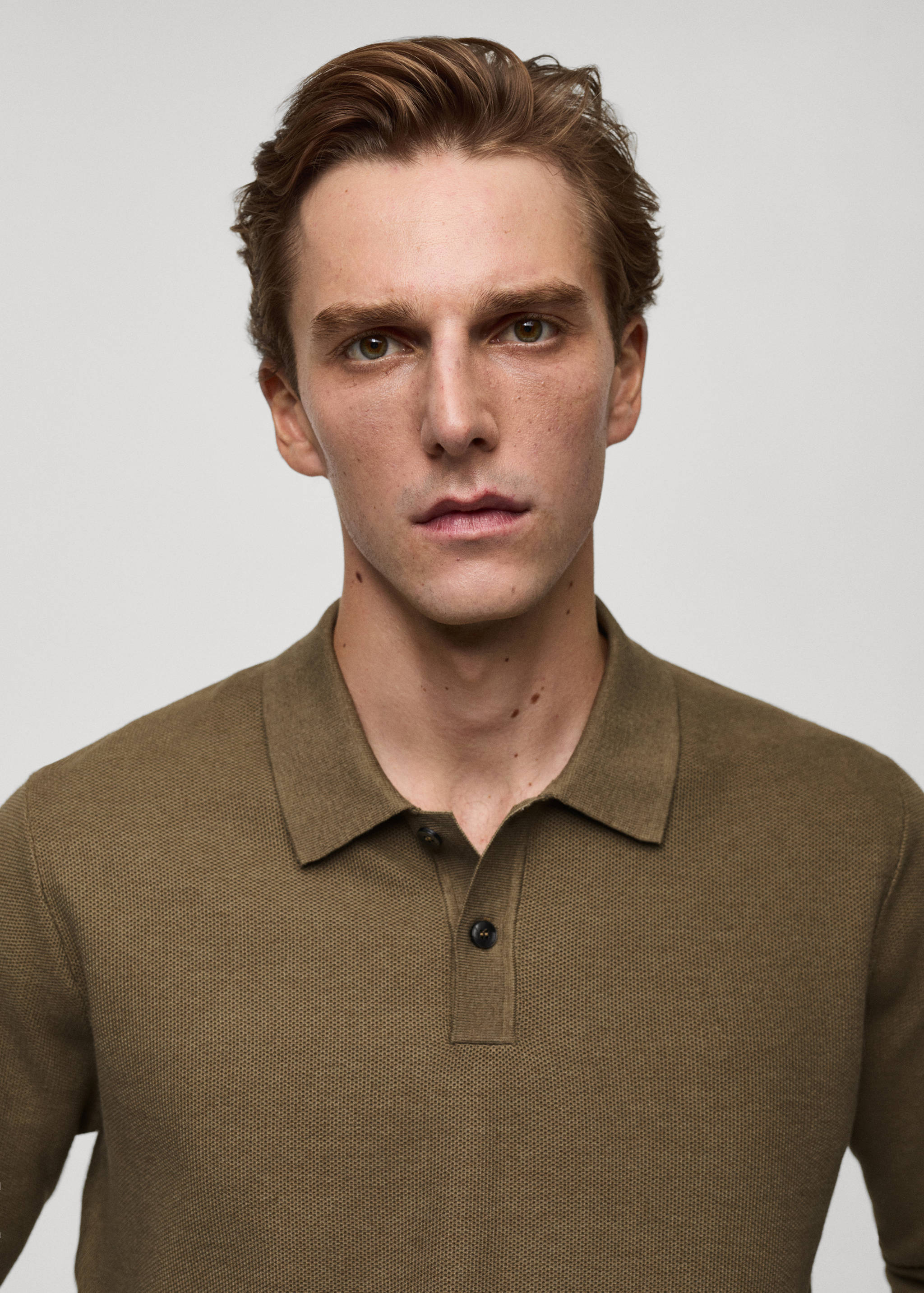 Knitted structured polo sweater - Details of the article 1