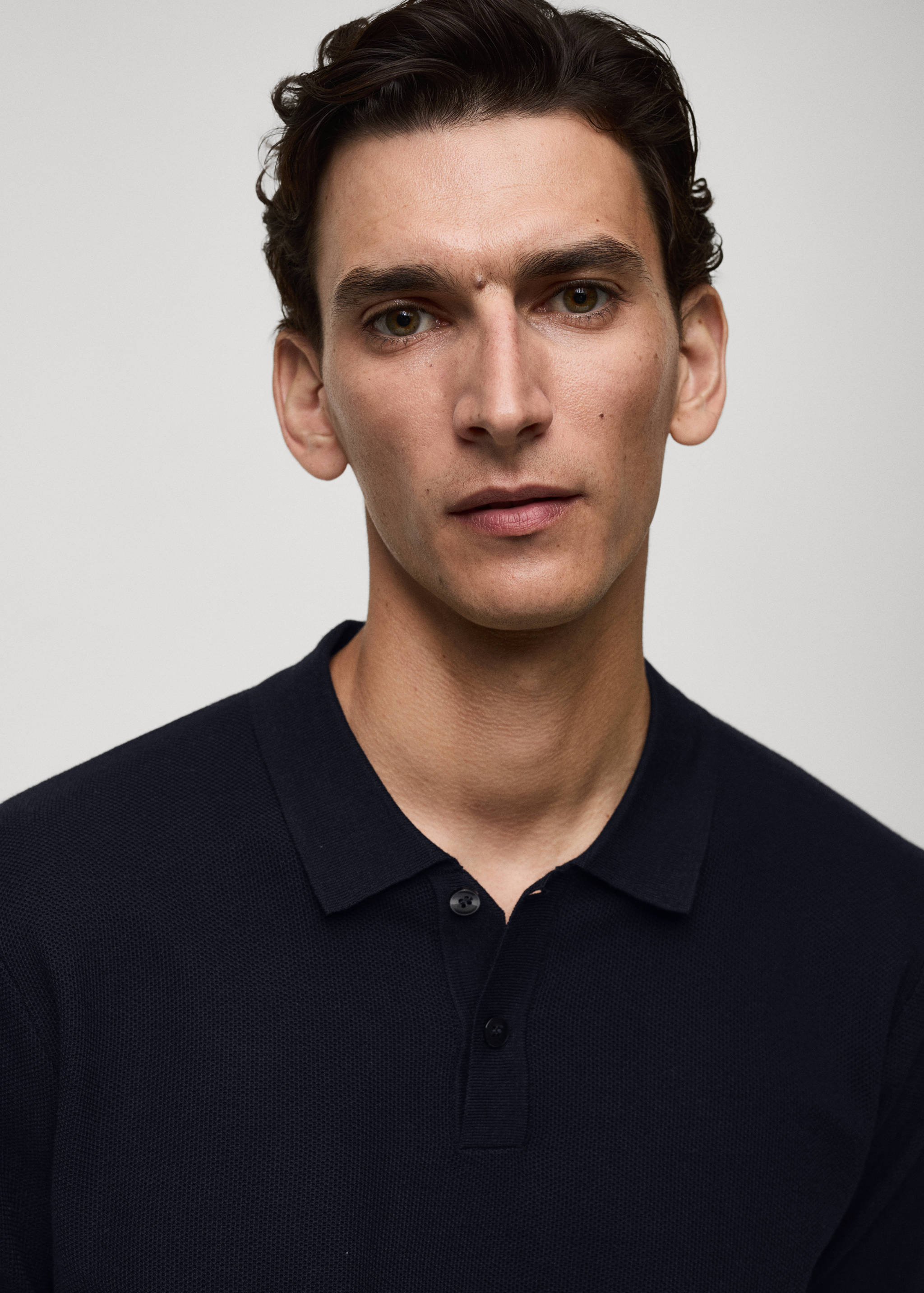 Knitted structured polo sweater - Details of the article 1