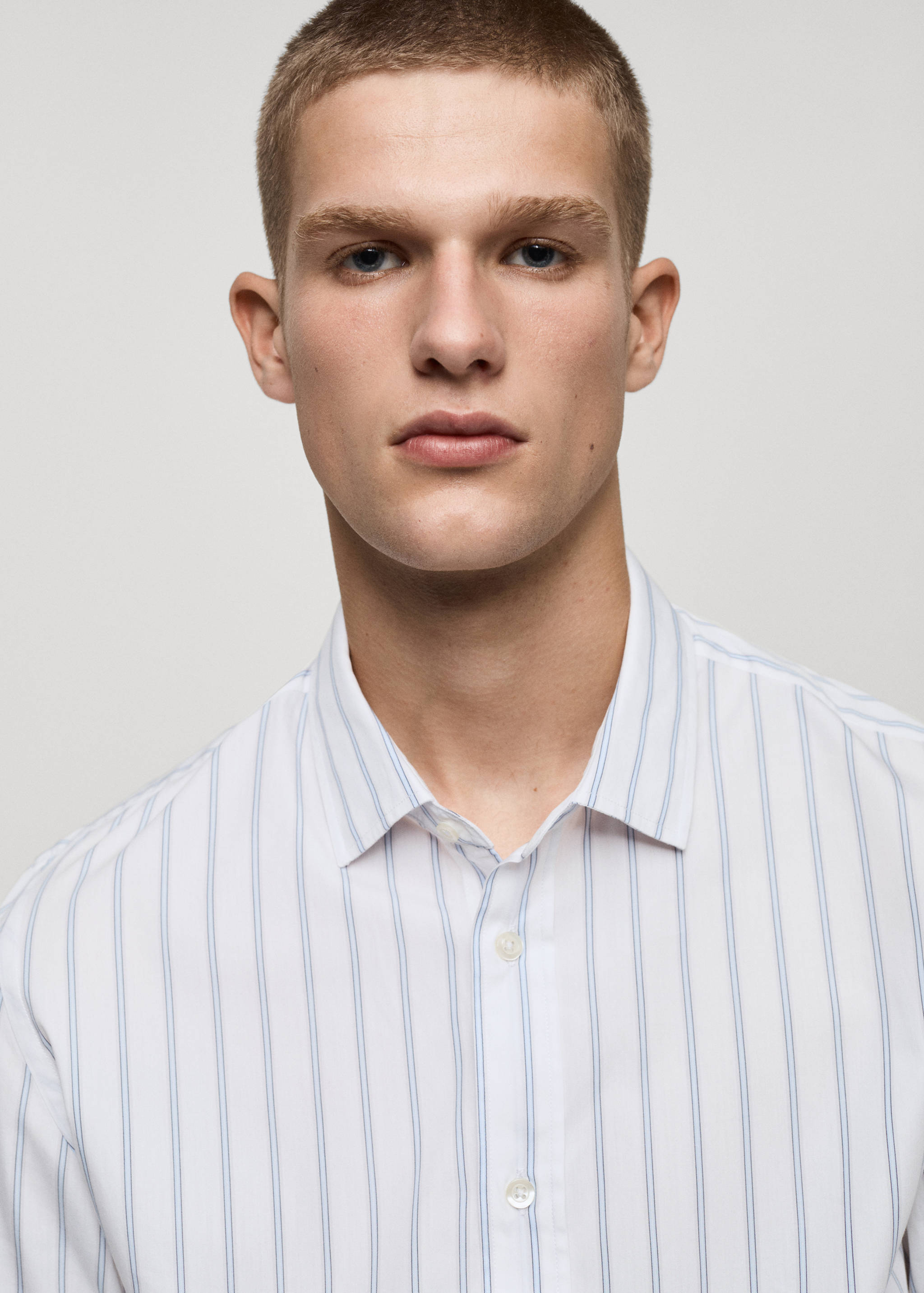 قميص قطني مقلم بمقاس عادي - تفاصيل المنتج 1