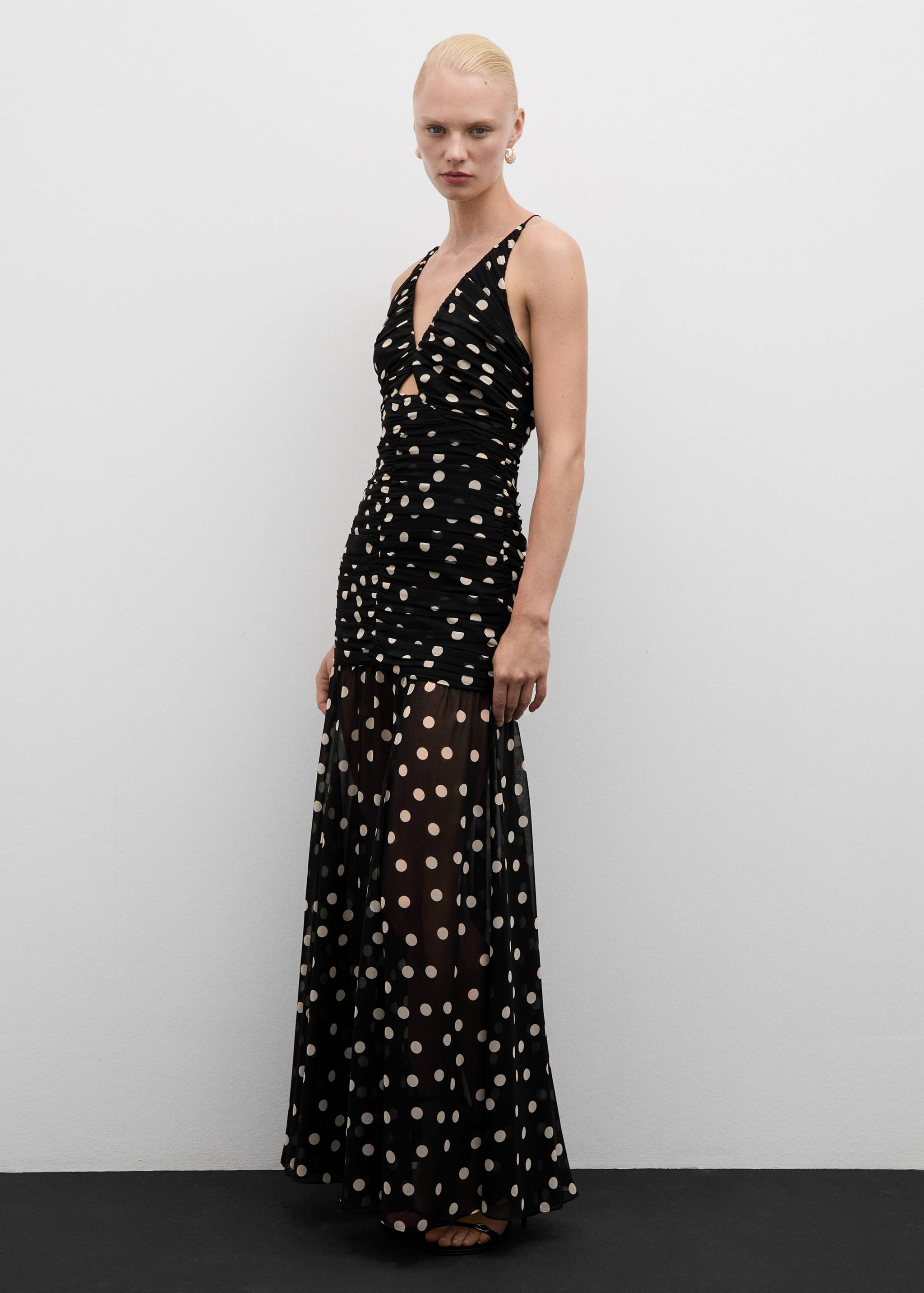 Polka dots draped dress - General plane