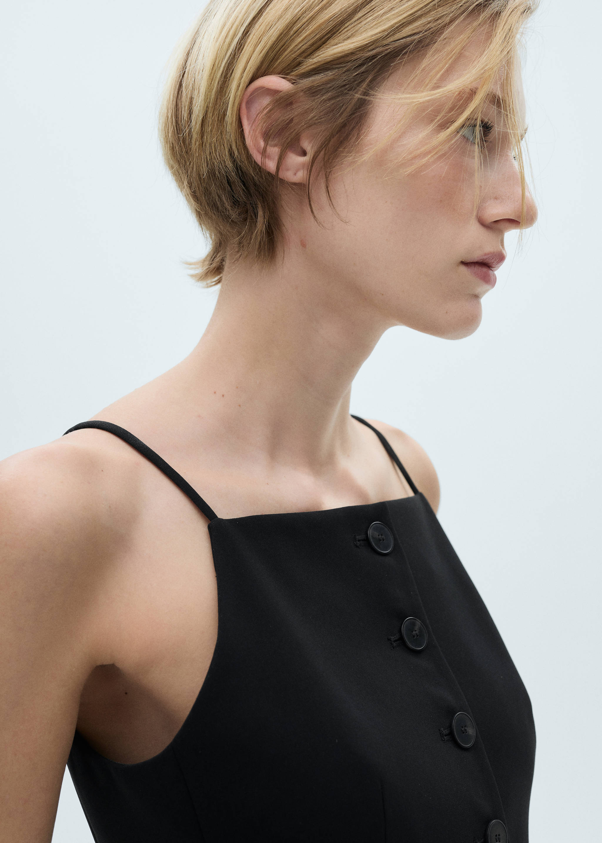 Halter-neck gilet with buttons - Details of the article 1