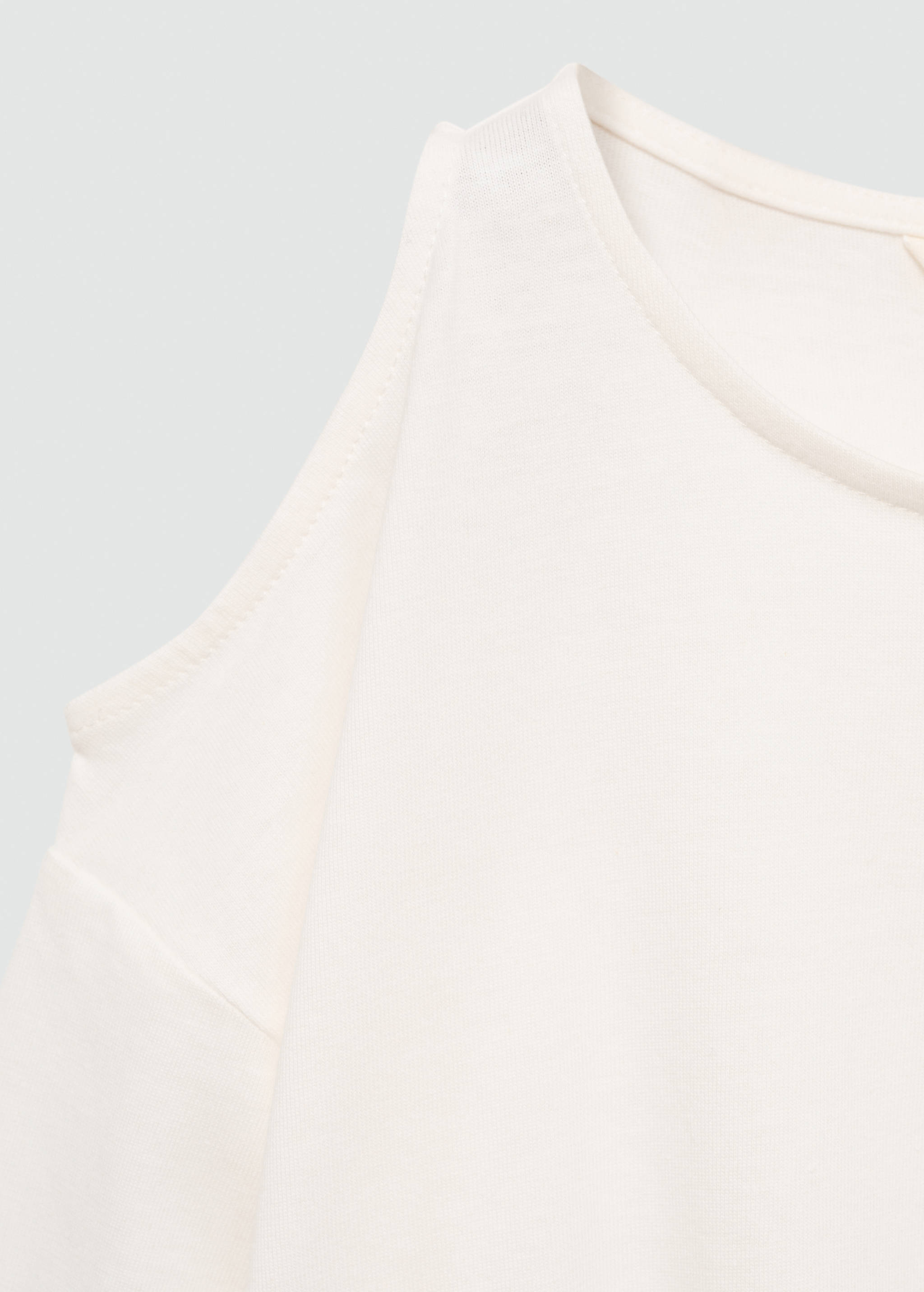 Long-sleeve t-shirt with cut-out - Details of the article 8