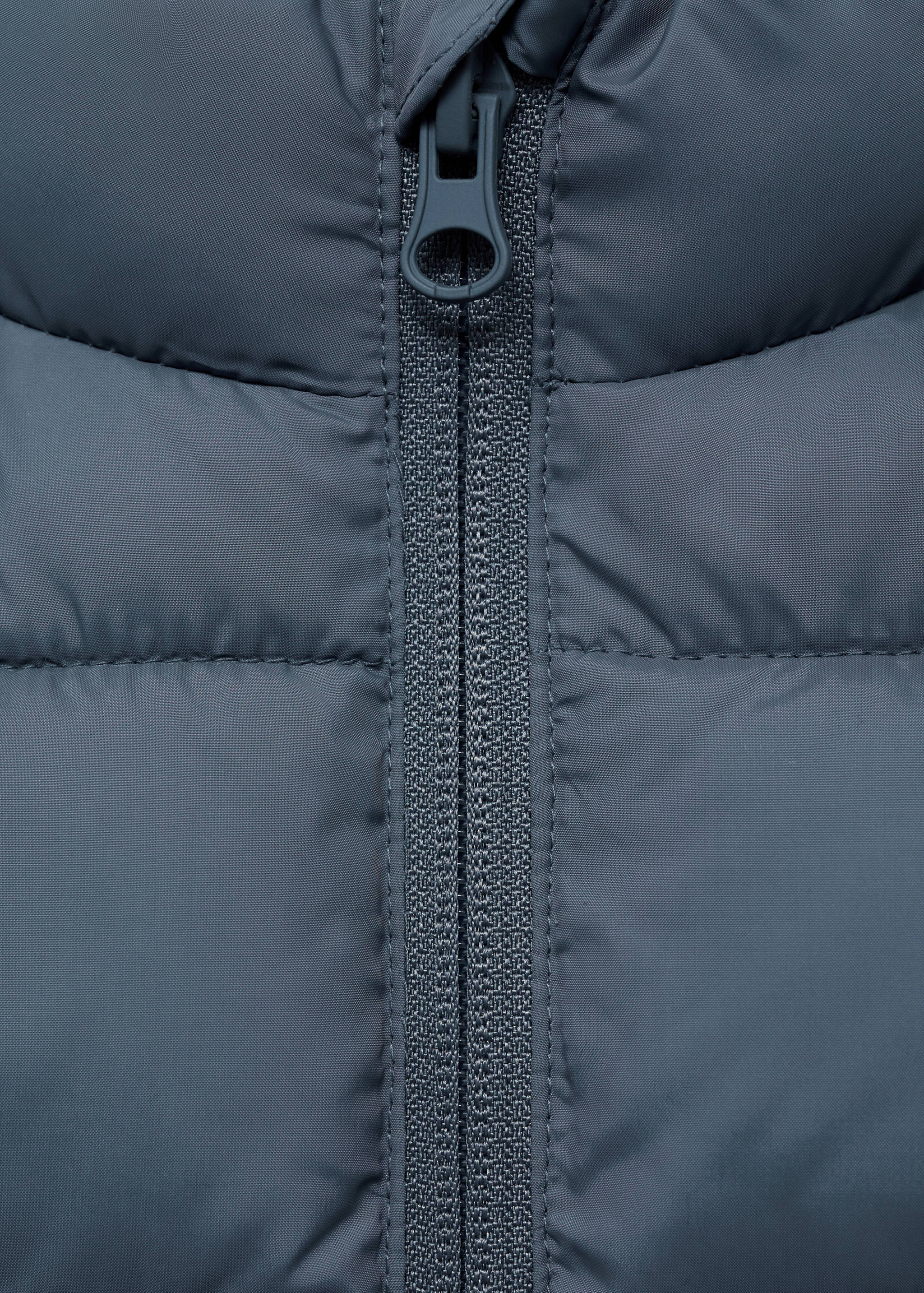 Quilted gilet with pockets - Details of the article 8
