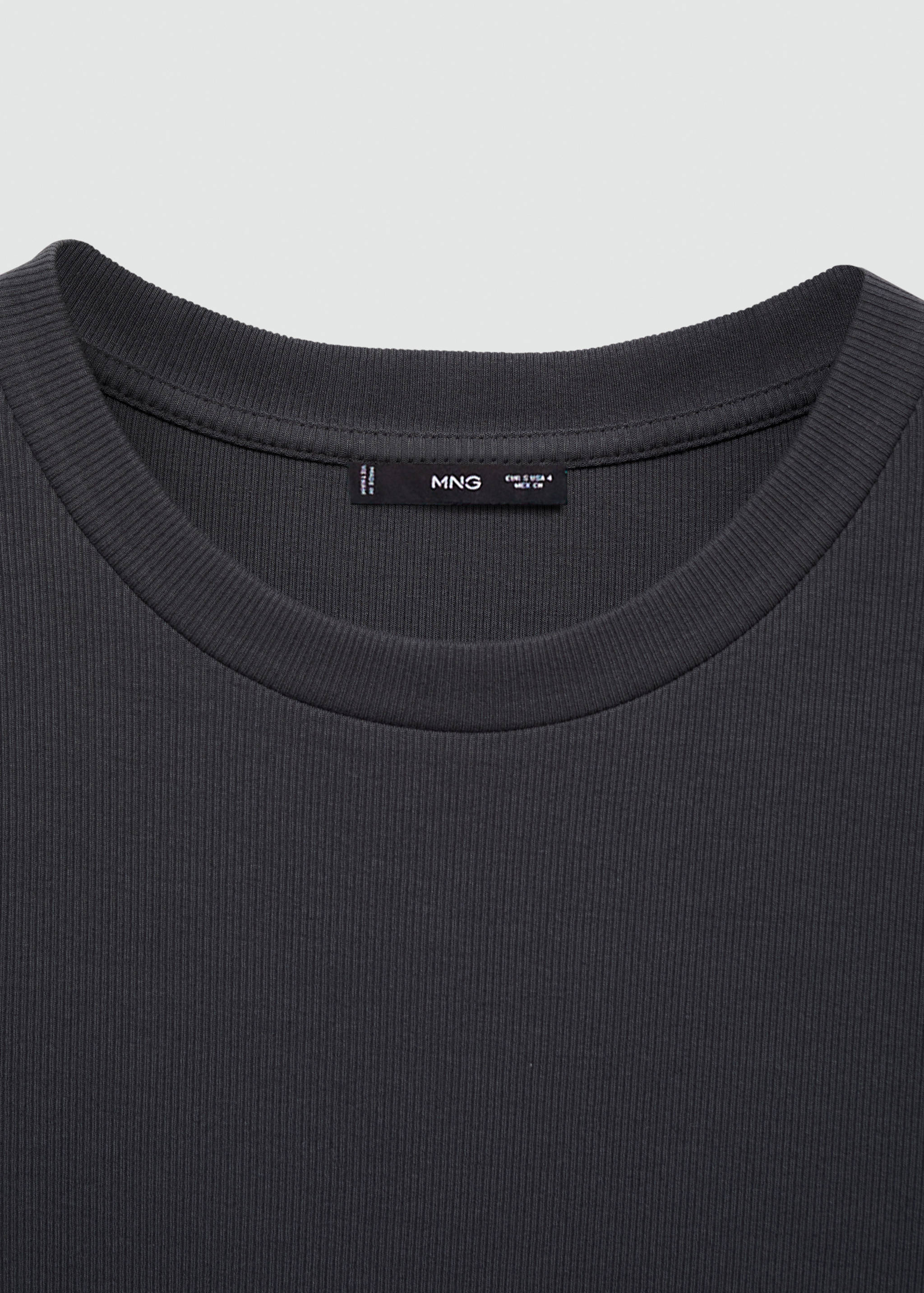 Ribbed dress with opening - Details of the article 8