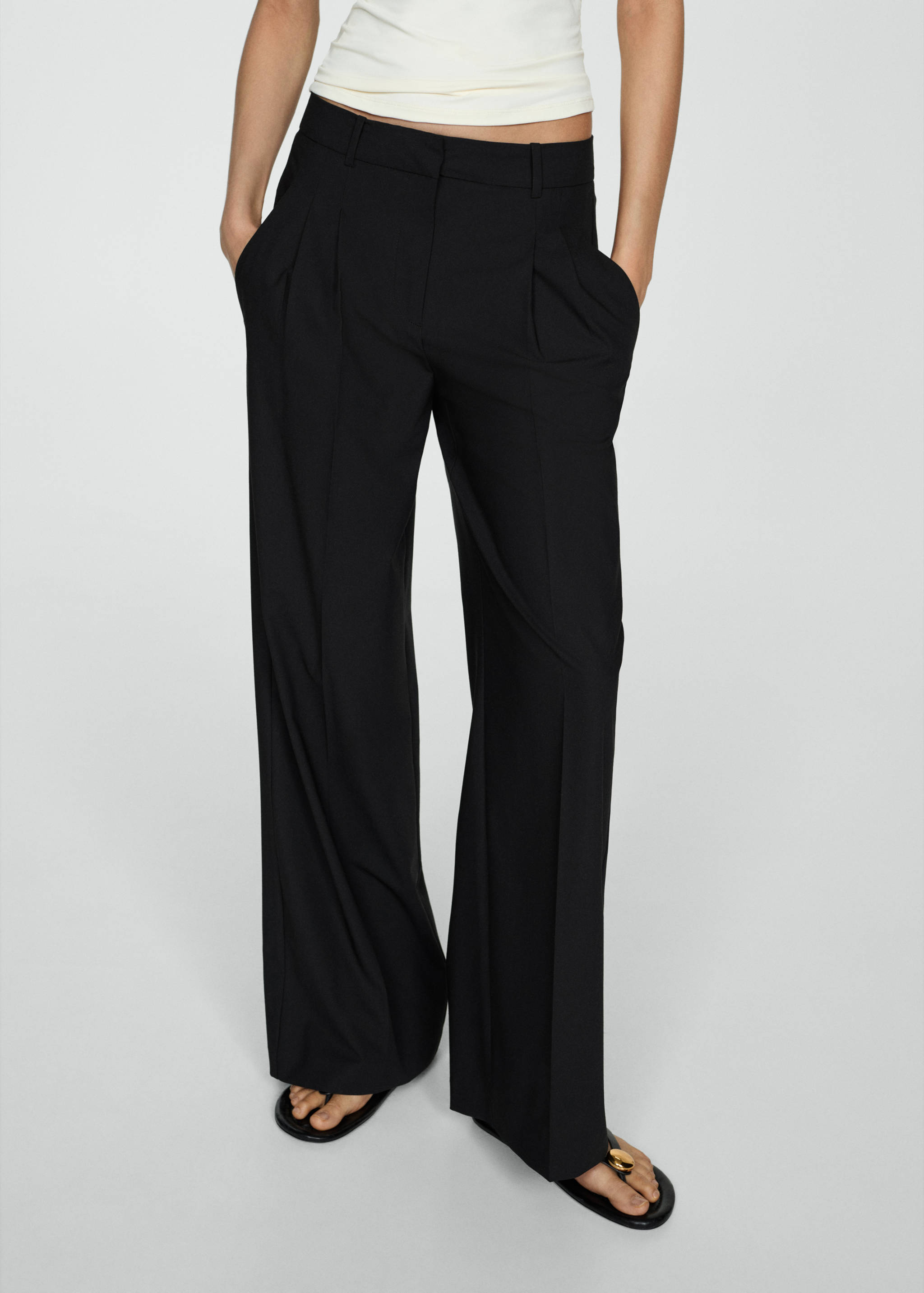 Straight-fit pleated trousers - Medium plane