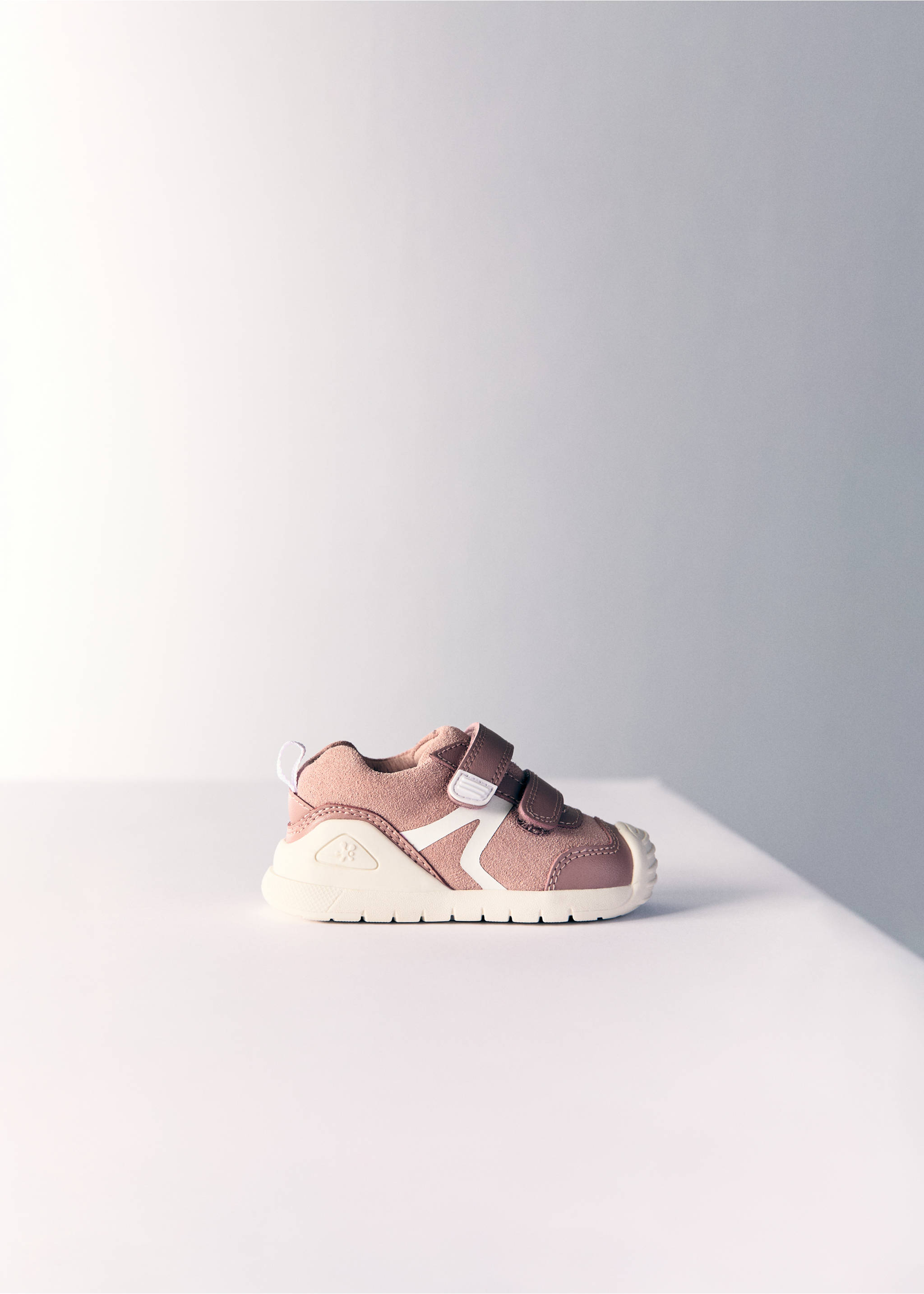 Deportivas piel biomecanics - Artículo sin modelo