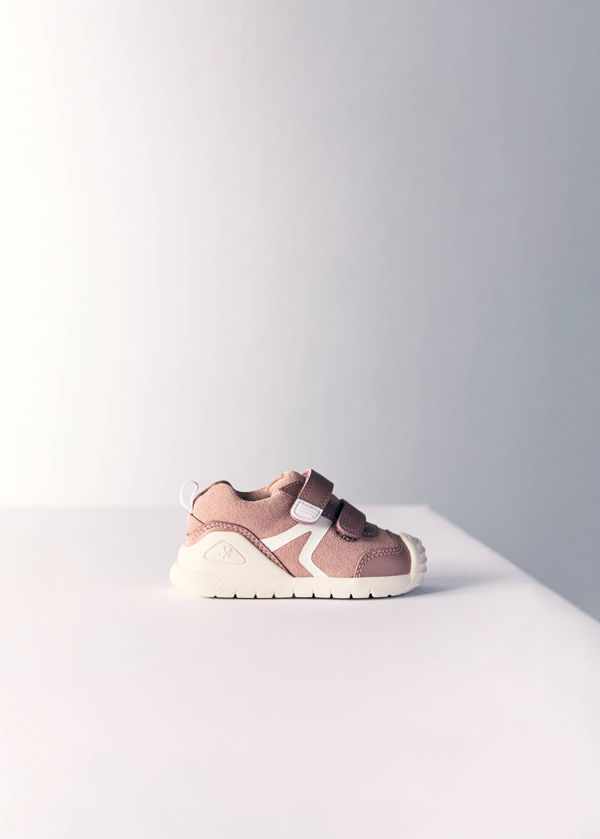 Deportivas piel biomecanics - Artículo sin modelo