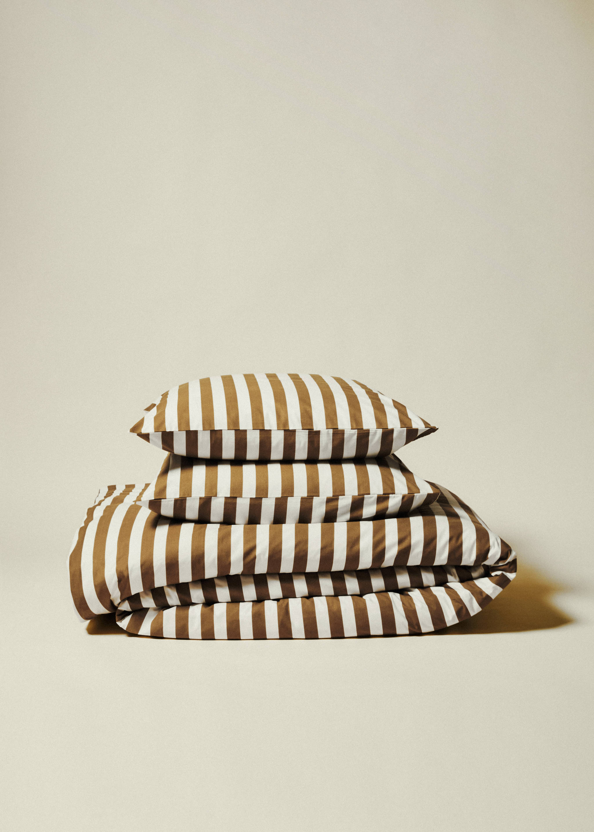 Striped duvet cover for king bed - Details of the article 8