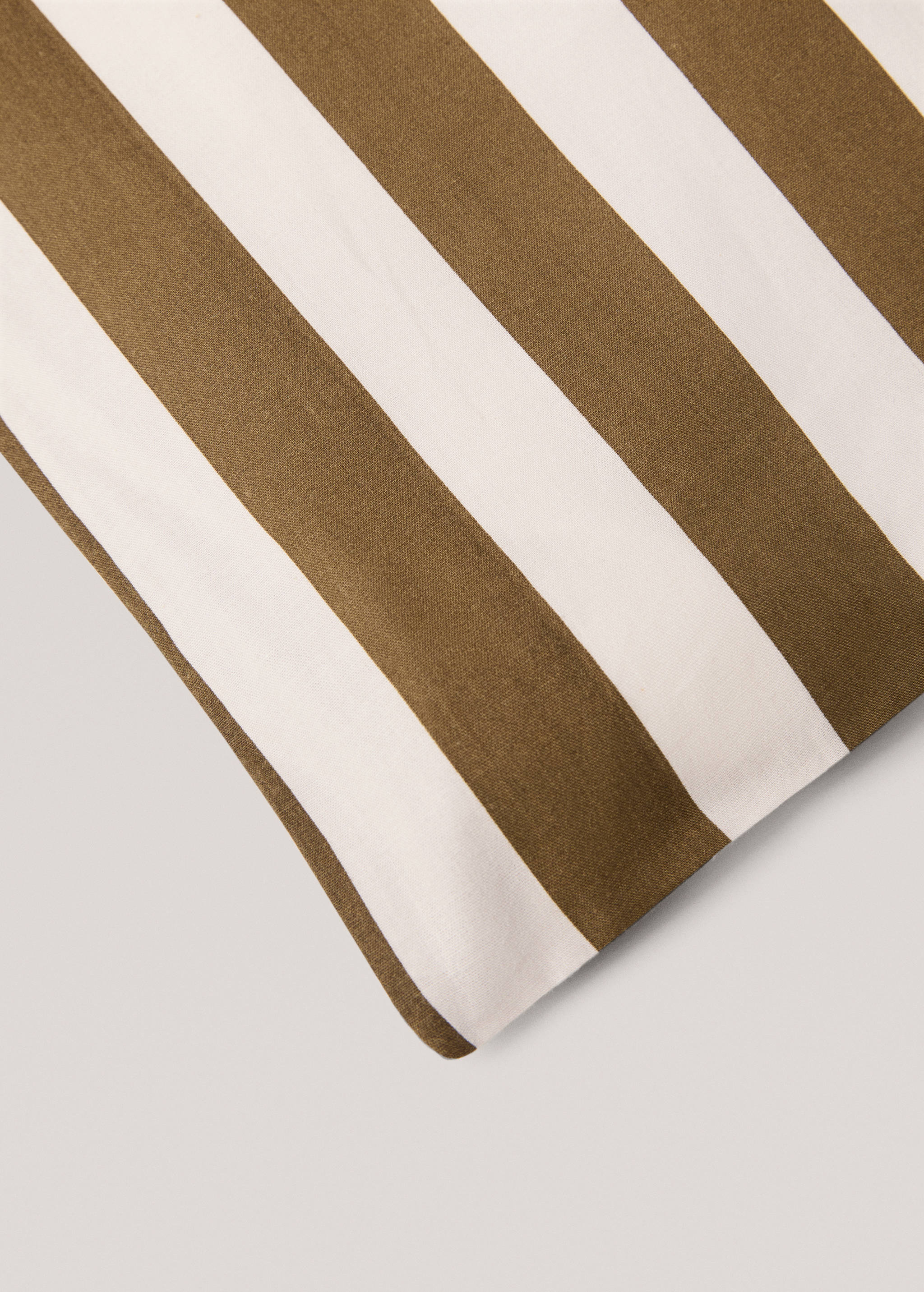 Striped duvet cover for king bed - Details of the article 1