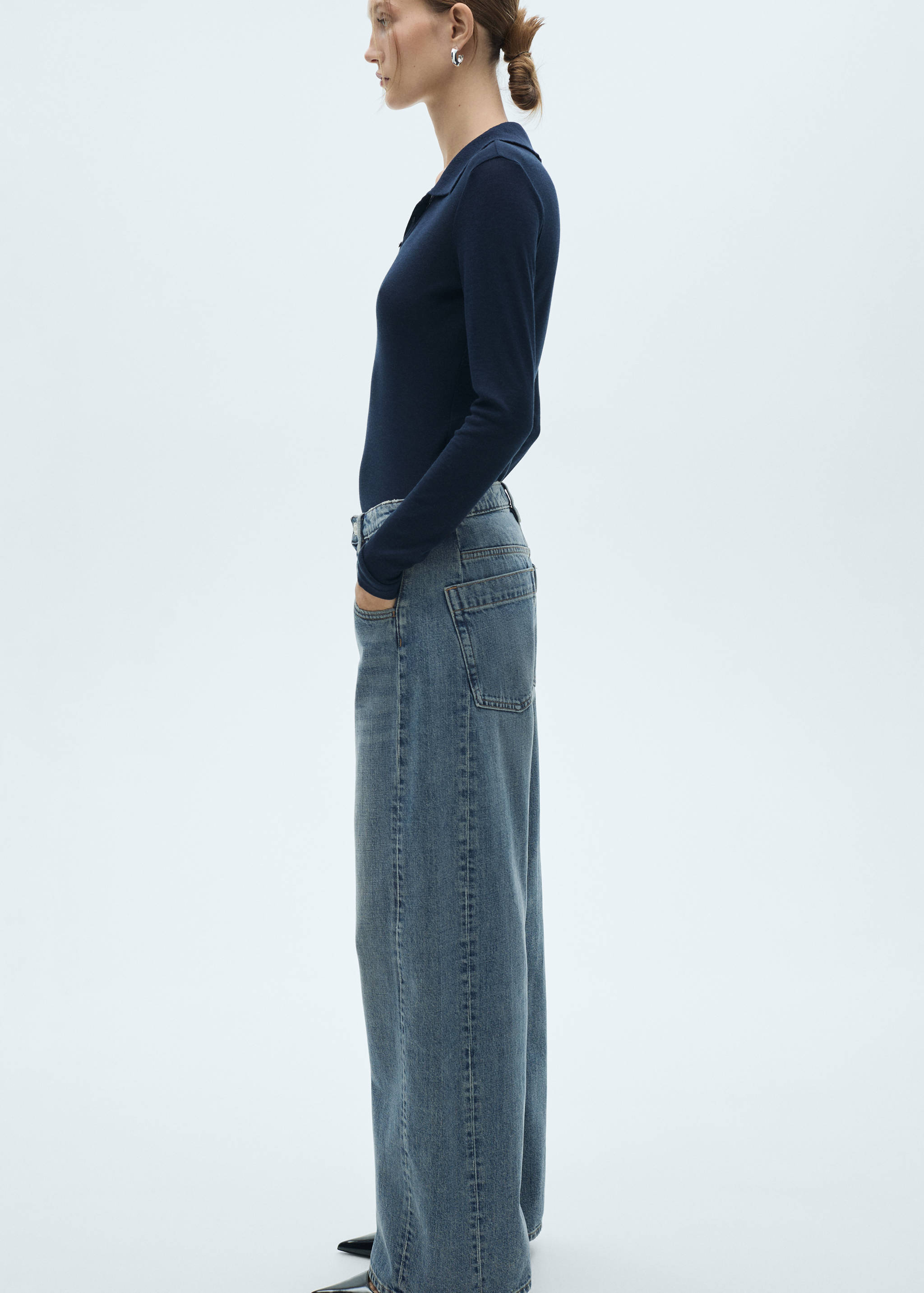 Wide leg mid-rise jeans - Details of the article 4
