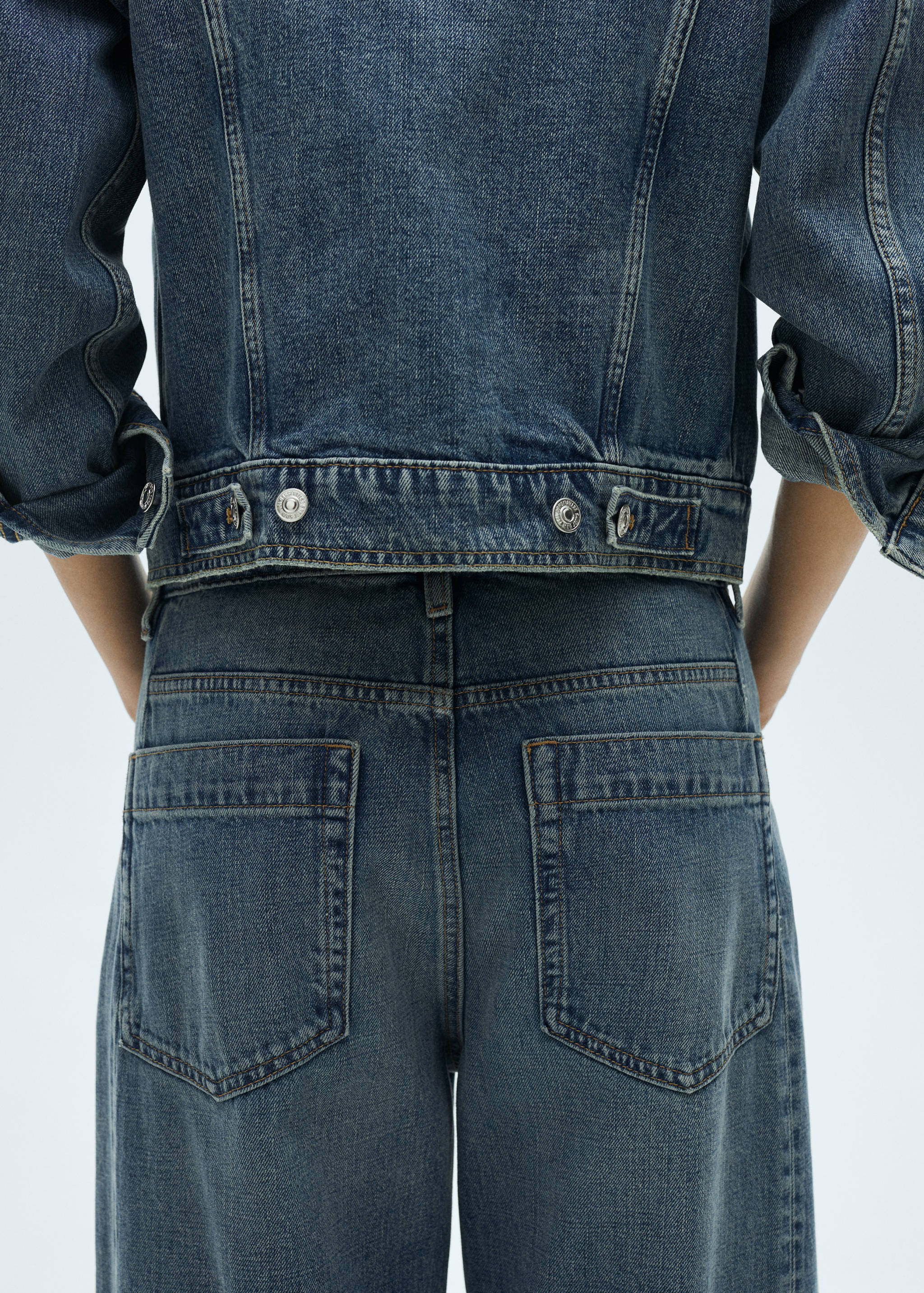Wide leg mid-rise jeans - Details of the article 6