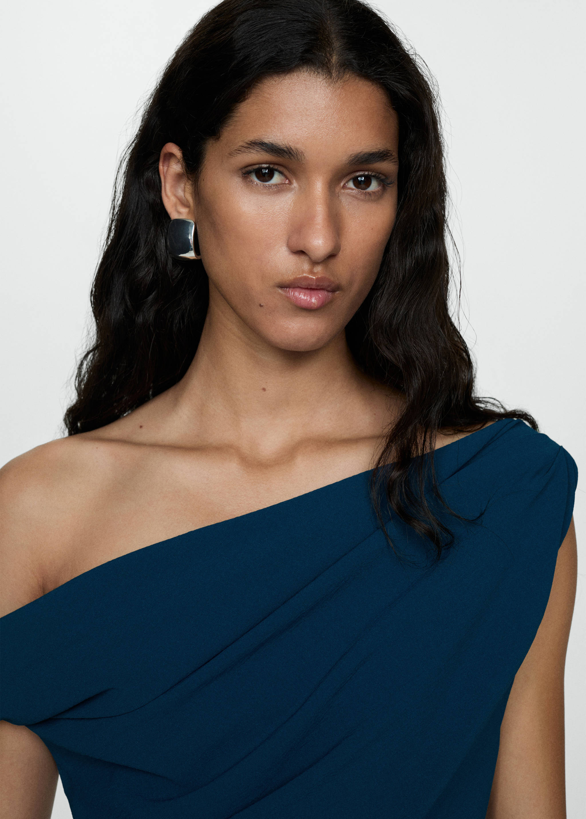 Robe asymétrique froncée - Détail de l'article 1