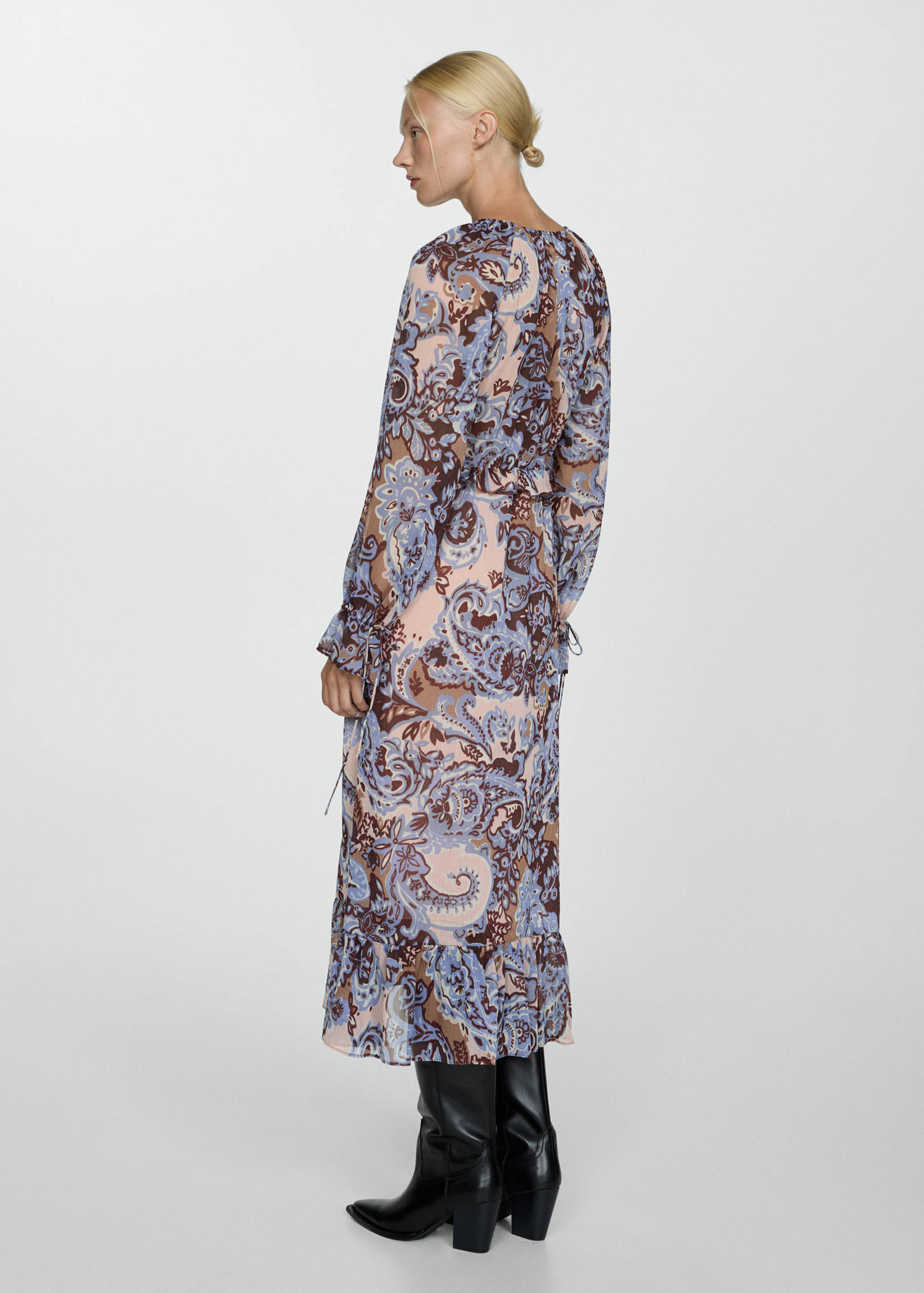 Paisley dress with ruffles - Reverse of the article