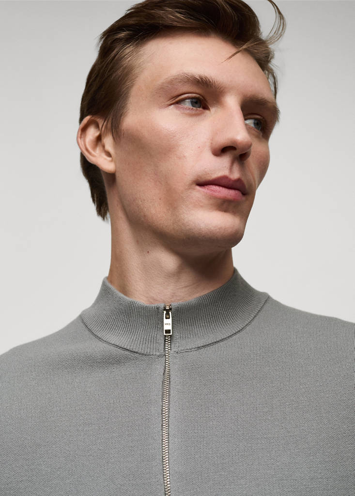 Medium-knit sweater with zip-up perkins neck — Grey
