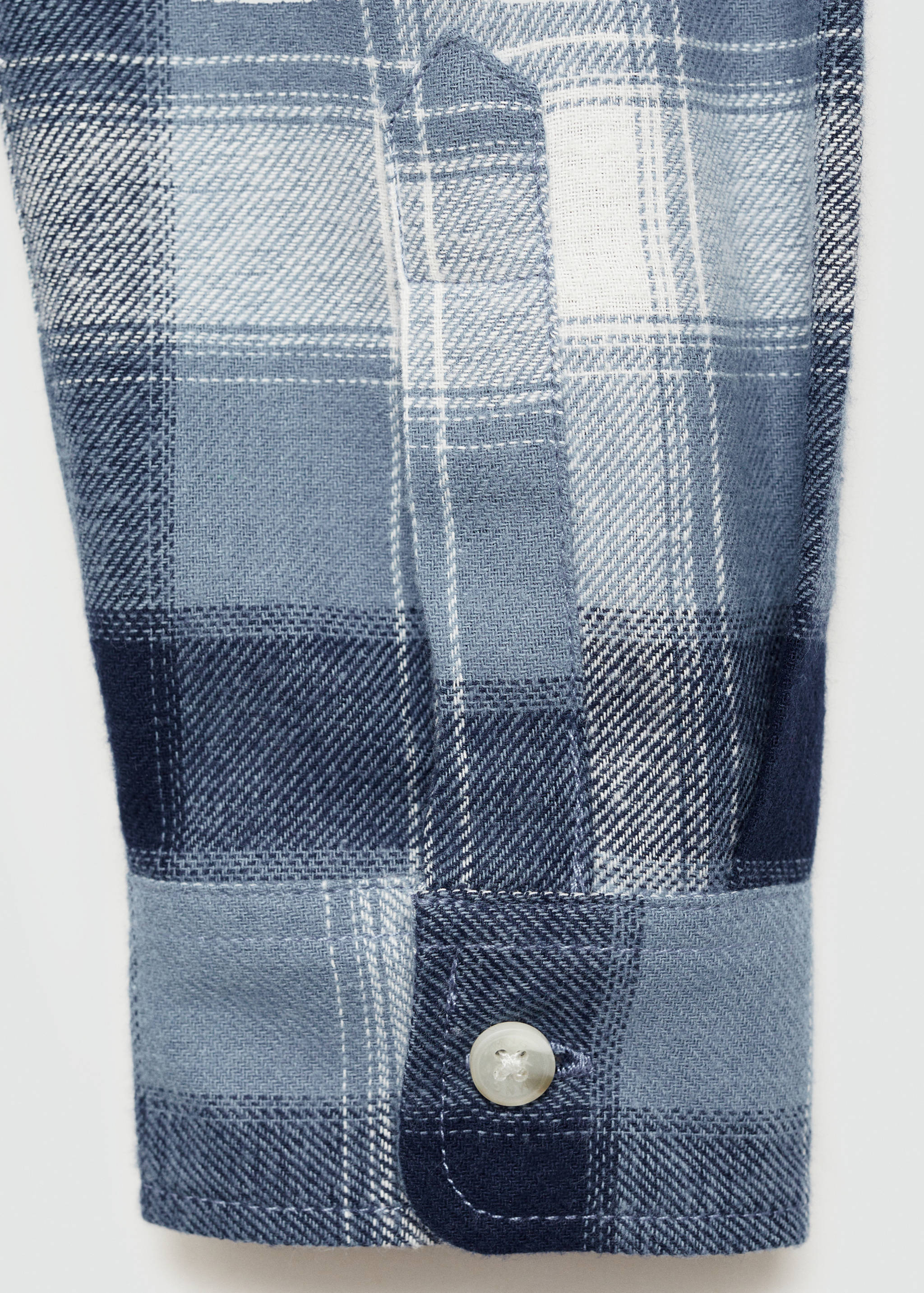 Клетчатая рубашка с карманом - Деталь изделия 0