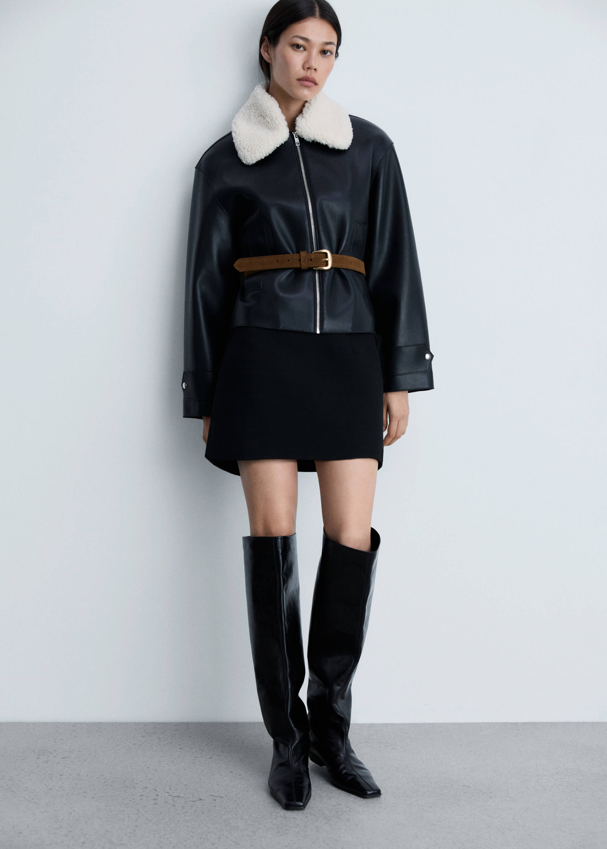 Buckle leather belt - General plane