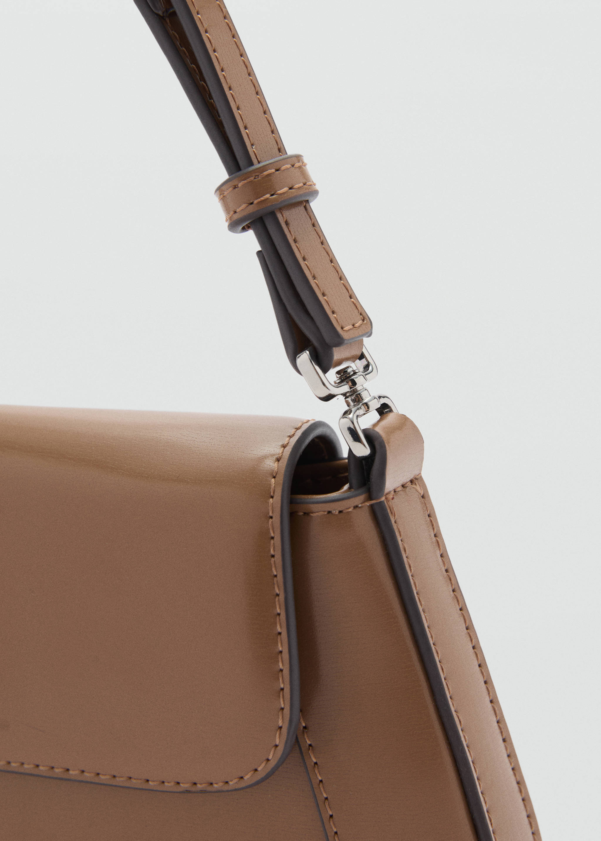 Shoulder bag with strap - Details of the article 2