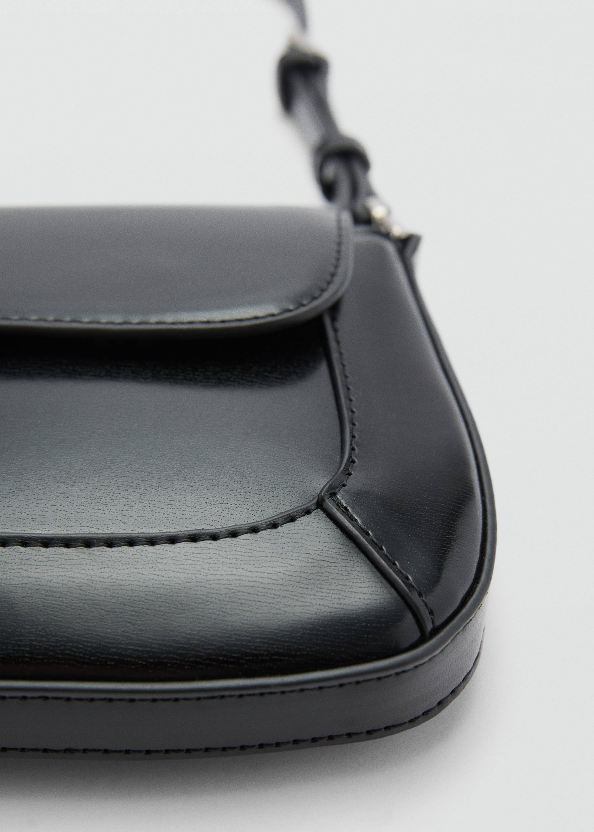 Shoulder bag with strap - Details of the article 3