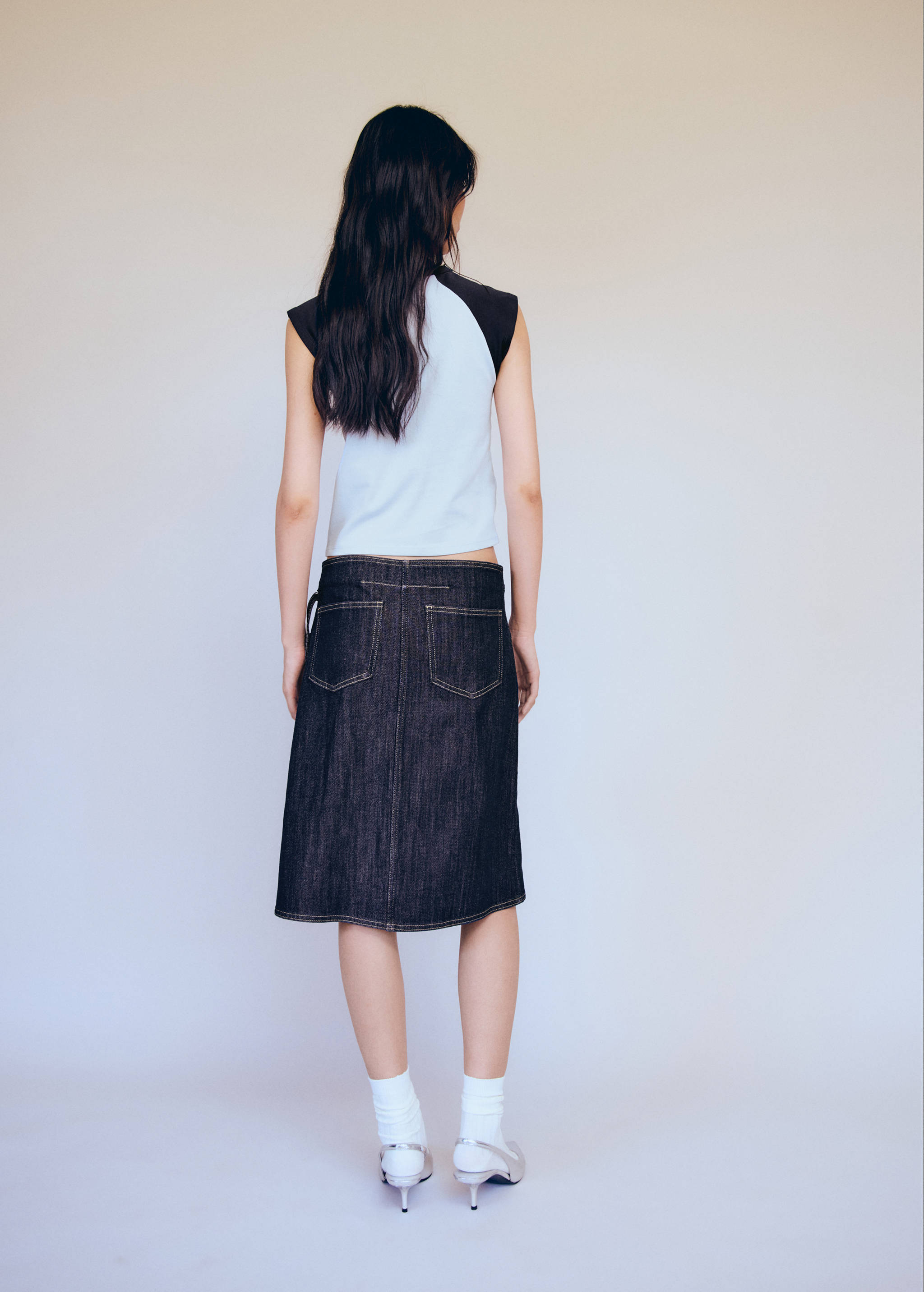 Denim skirt with metallic detail - Reverse of the article