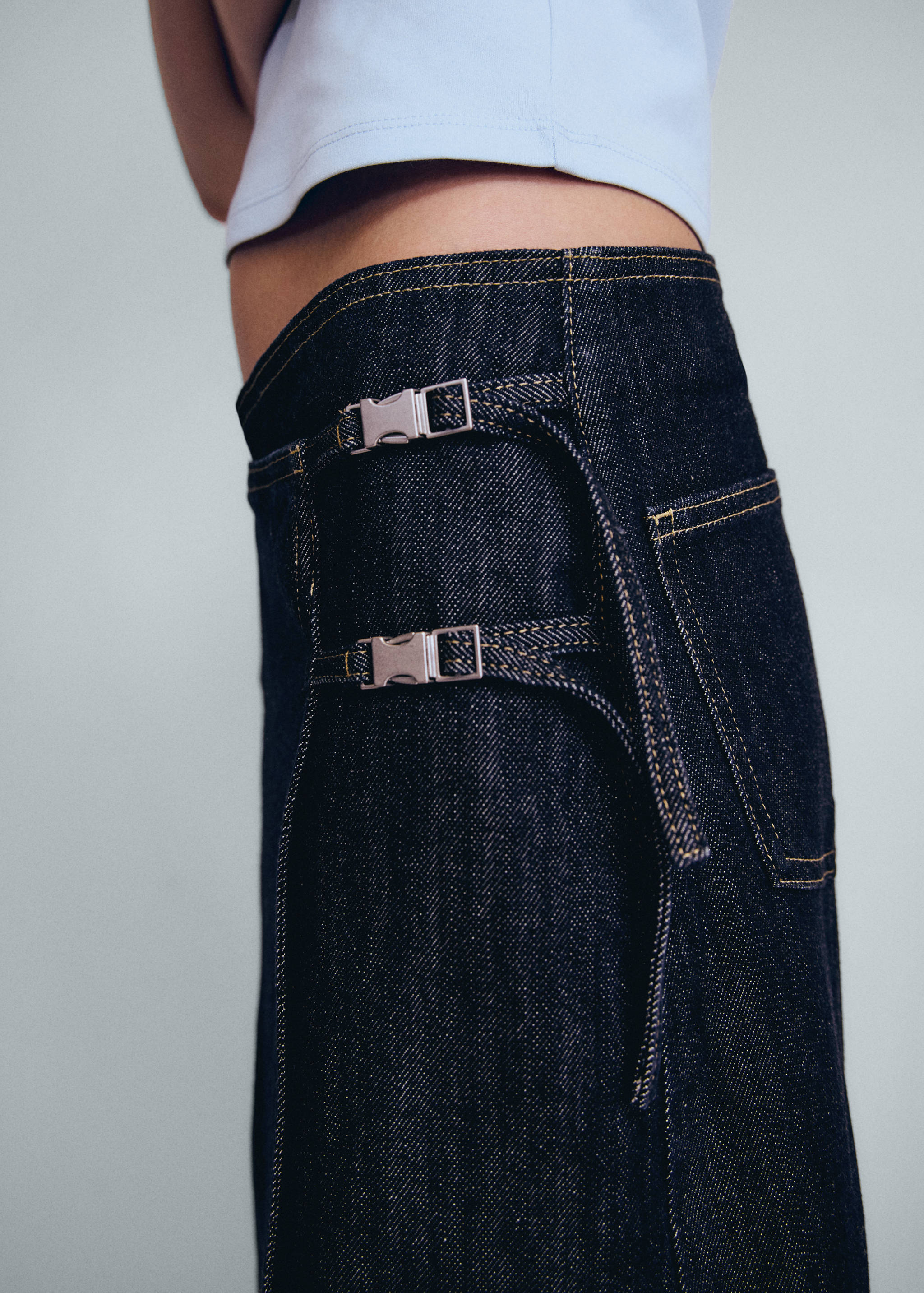 Denim skirt with metallic detail - Details of the article 6