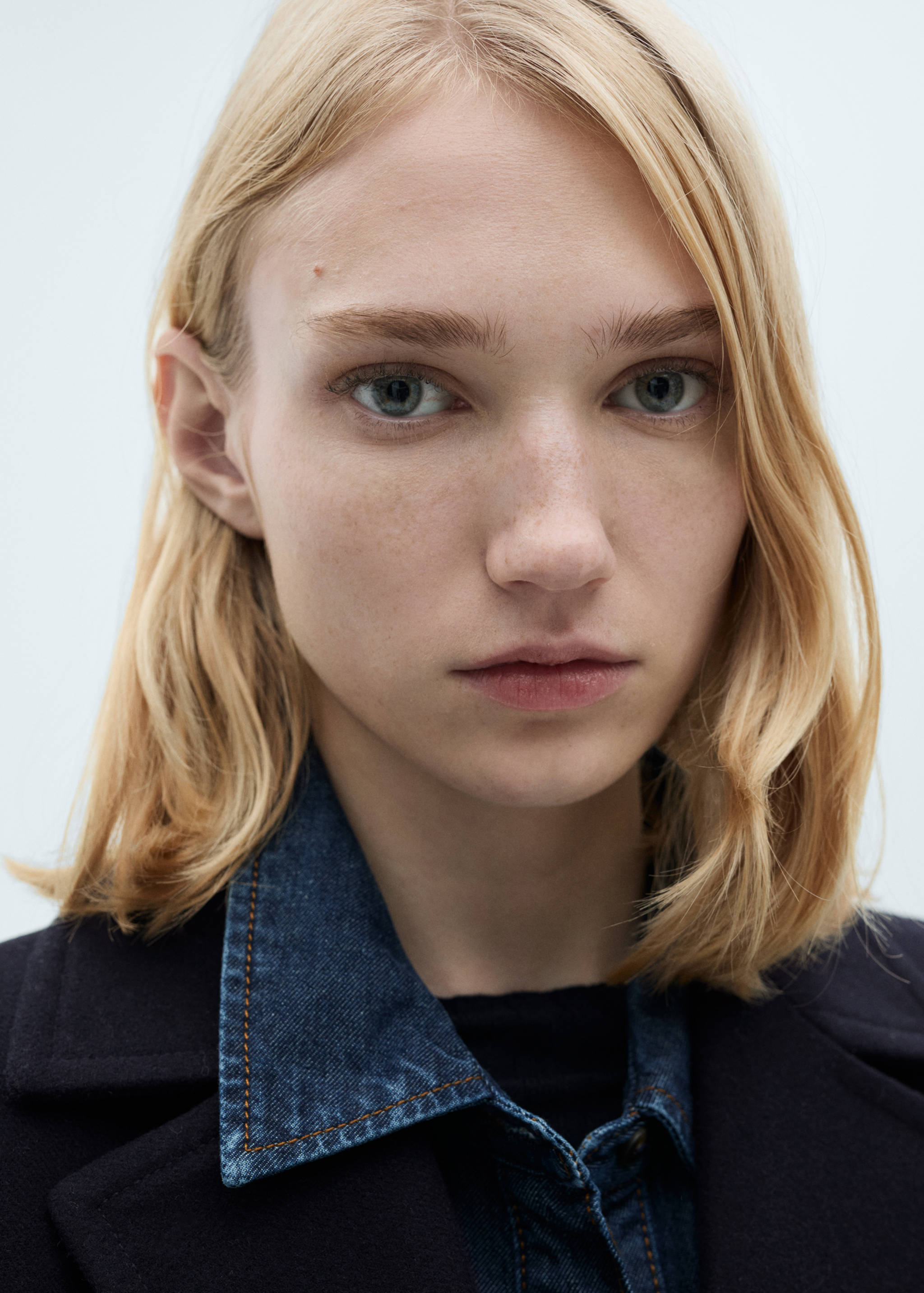 Double-breasted wool coat - Details of the article 1