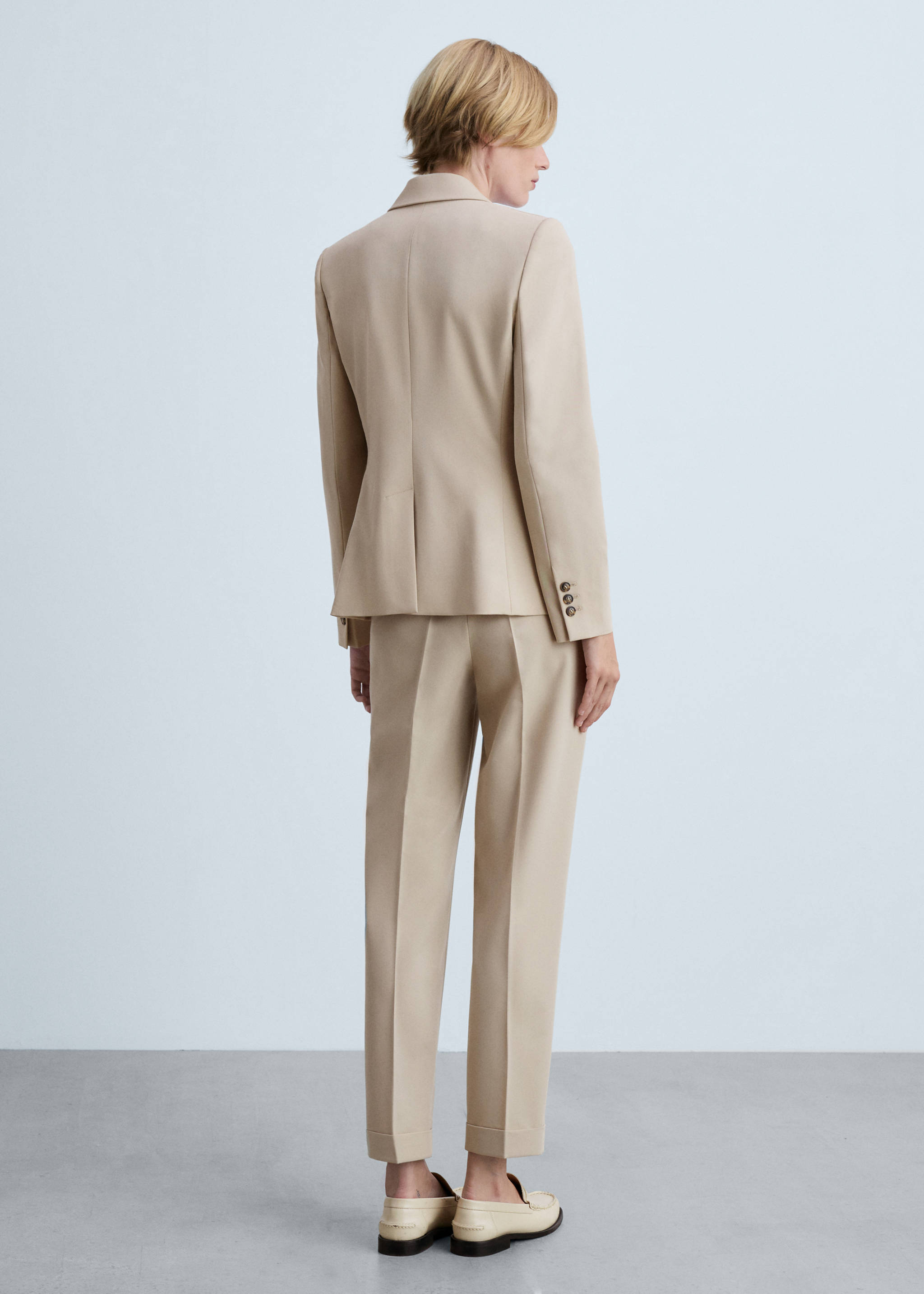 Прямые костюмные брюки - Обратная сторона изделия