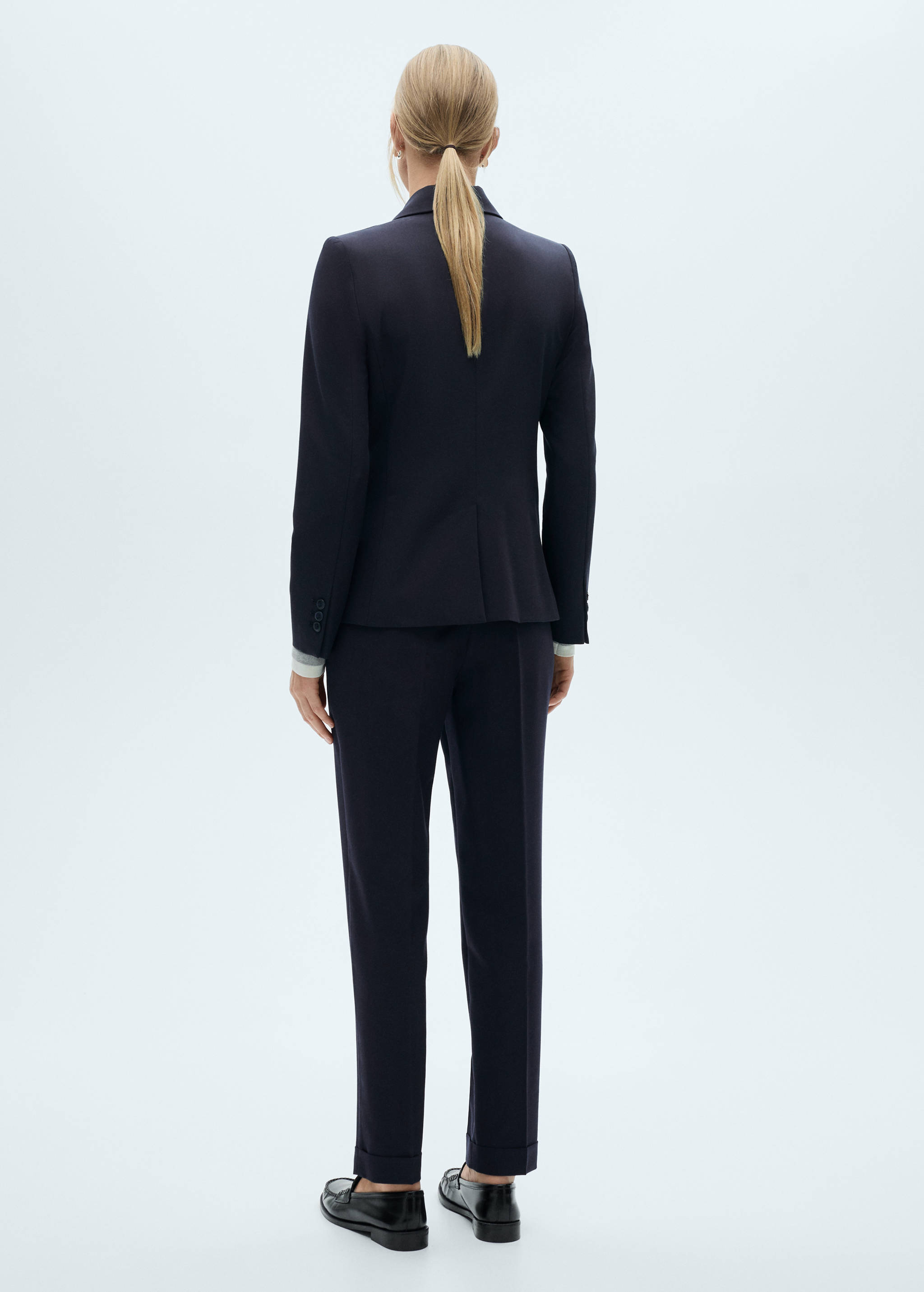 Прямые костюмные брюки - Обратная сторона изделия