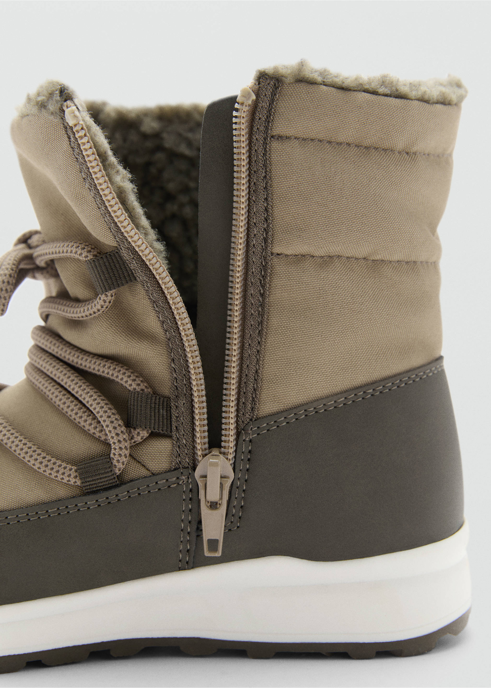 Lace-up mountain boots - Details of the article 1, Khaki. Ref: 77026744-00.