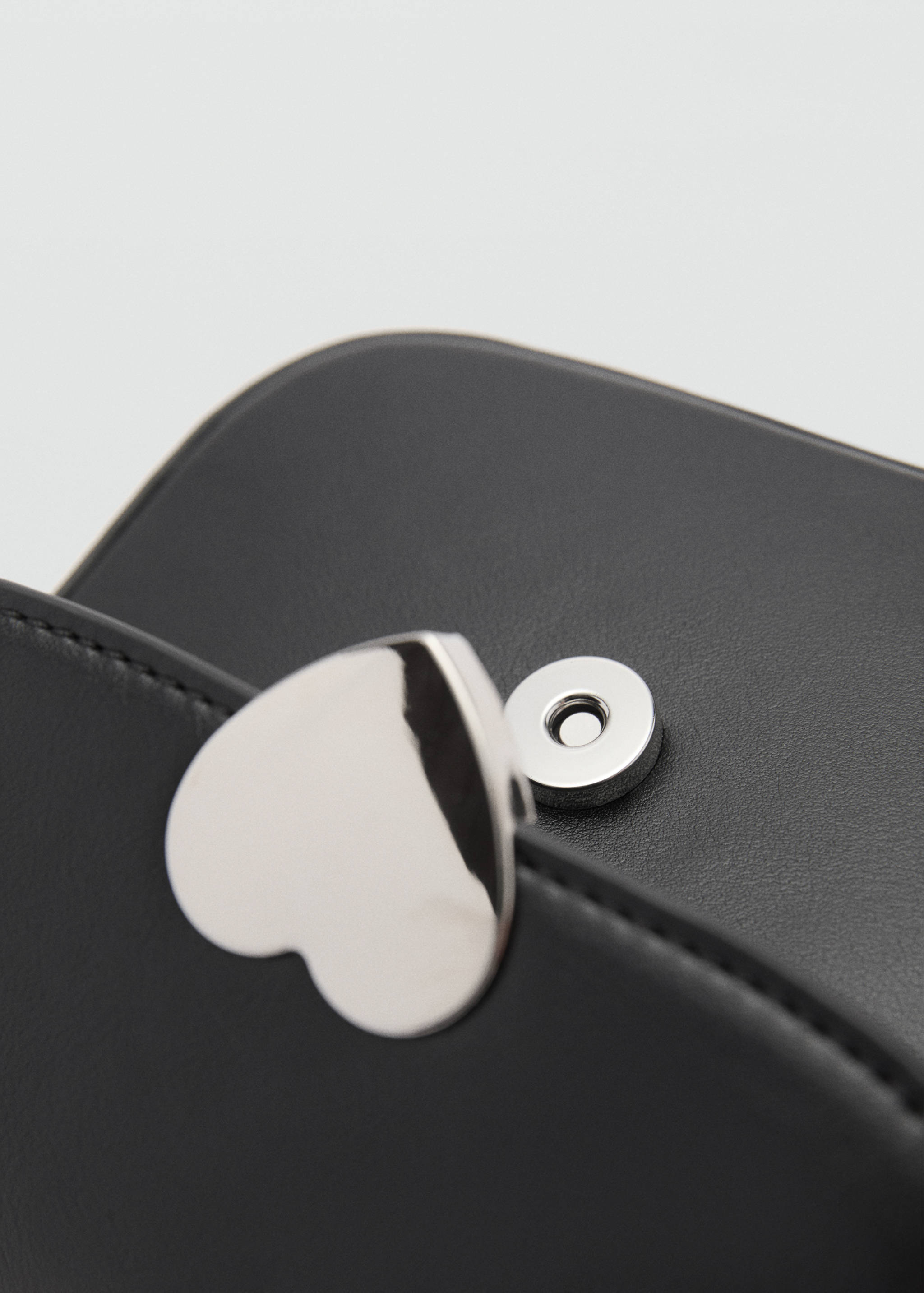 Faux-leather shoulder bag - Details of the article 2