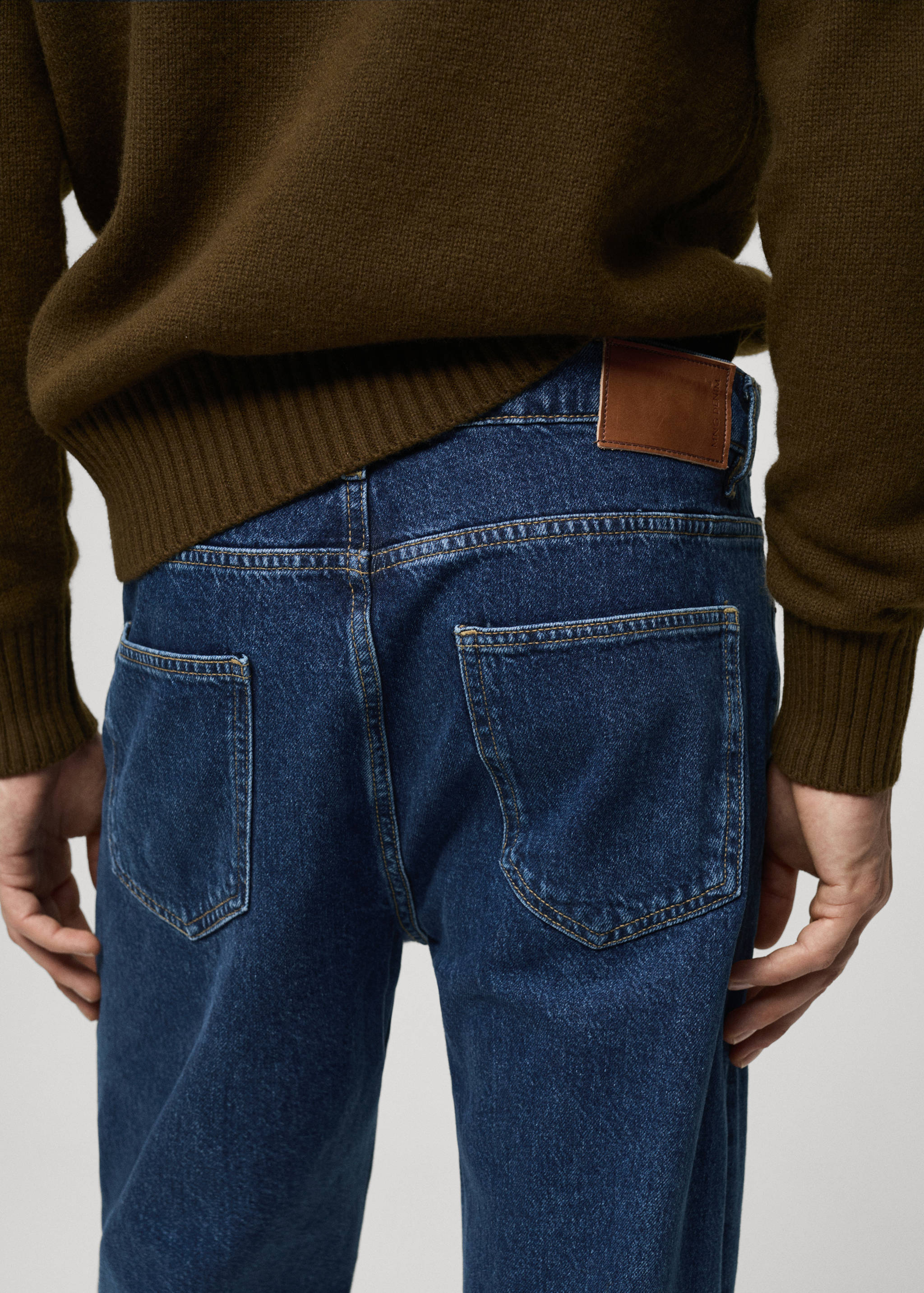 Jeans tapered-fit lavado oscuro - Detalle del artículo 6