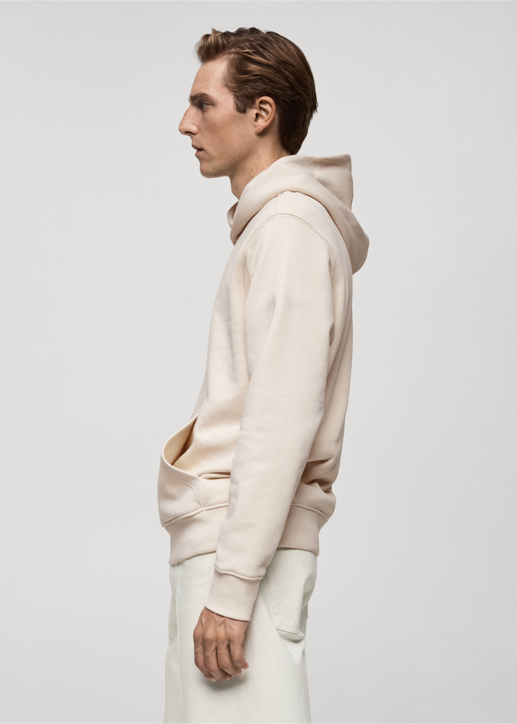Cream hooded sweatshirt with a kangaroo pocket and ribbed trims., Ecru. Ref: 77027115-00.